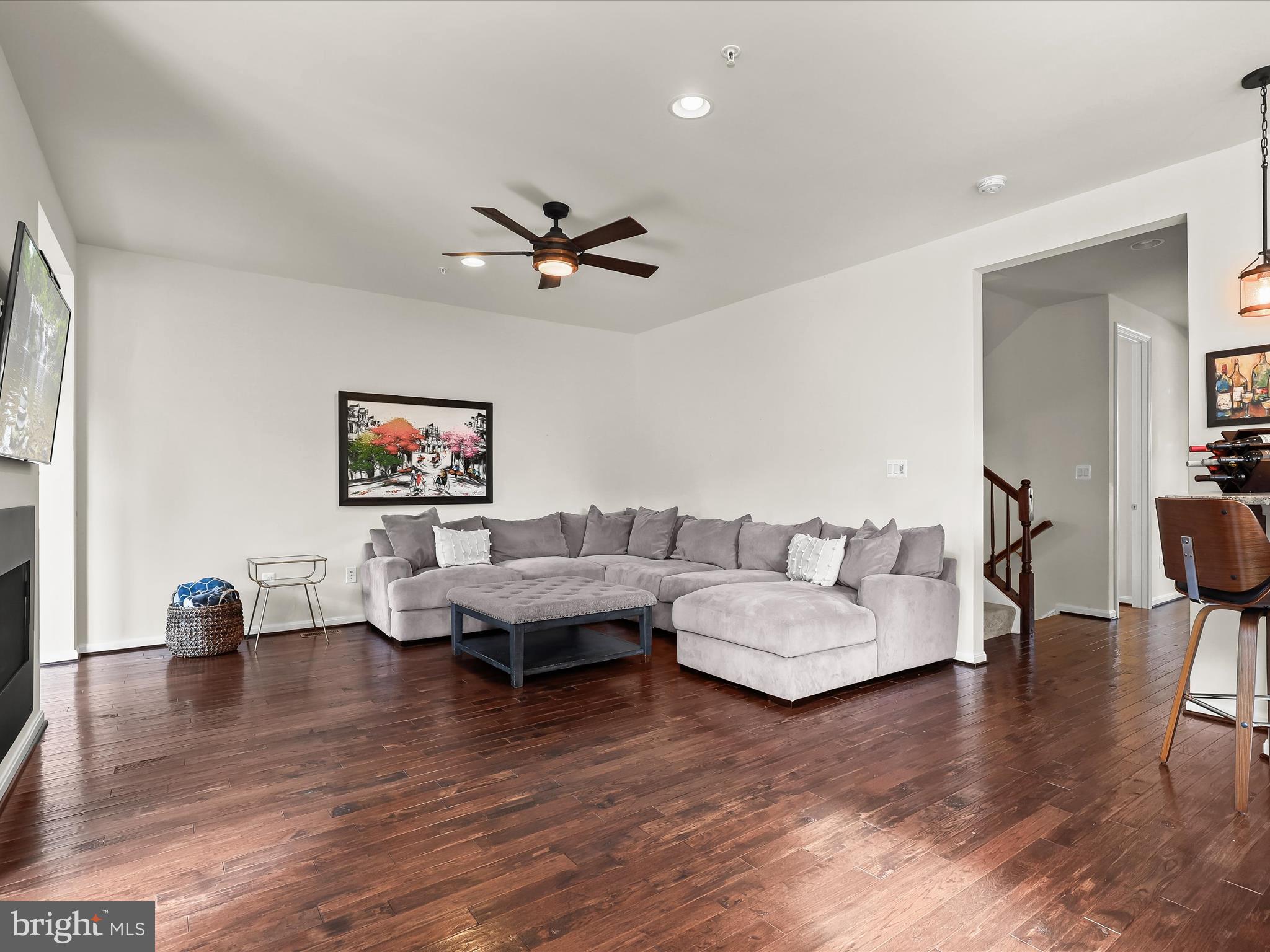 VILLAGGIO ENCLAVE - Residential