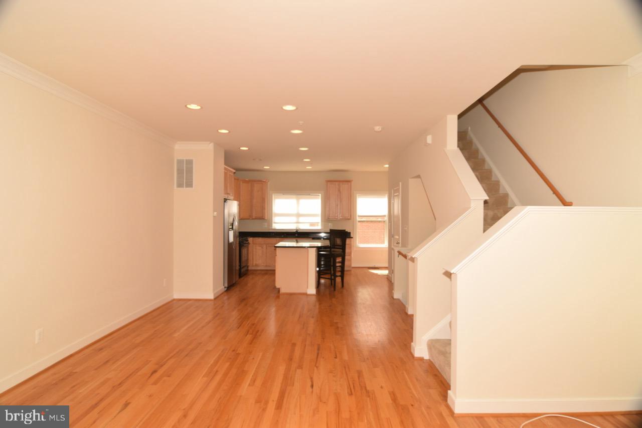 WHEATON FOREST - Residential Lease