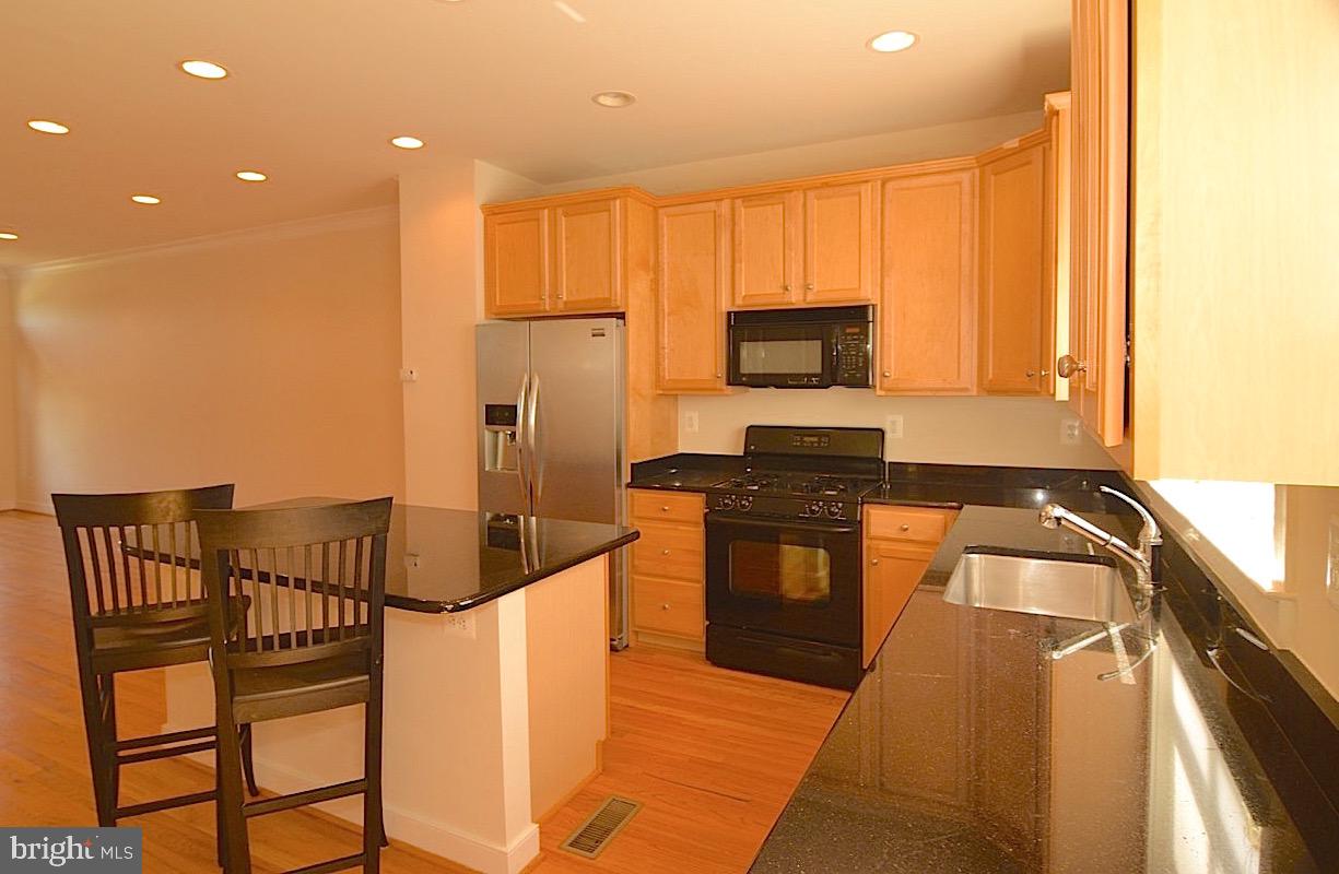 WHEATON FOREST - Residential Lease