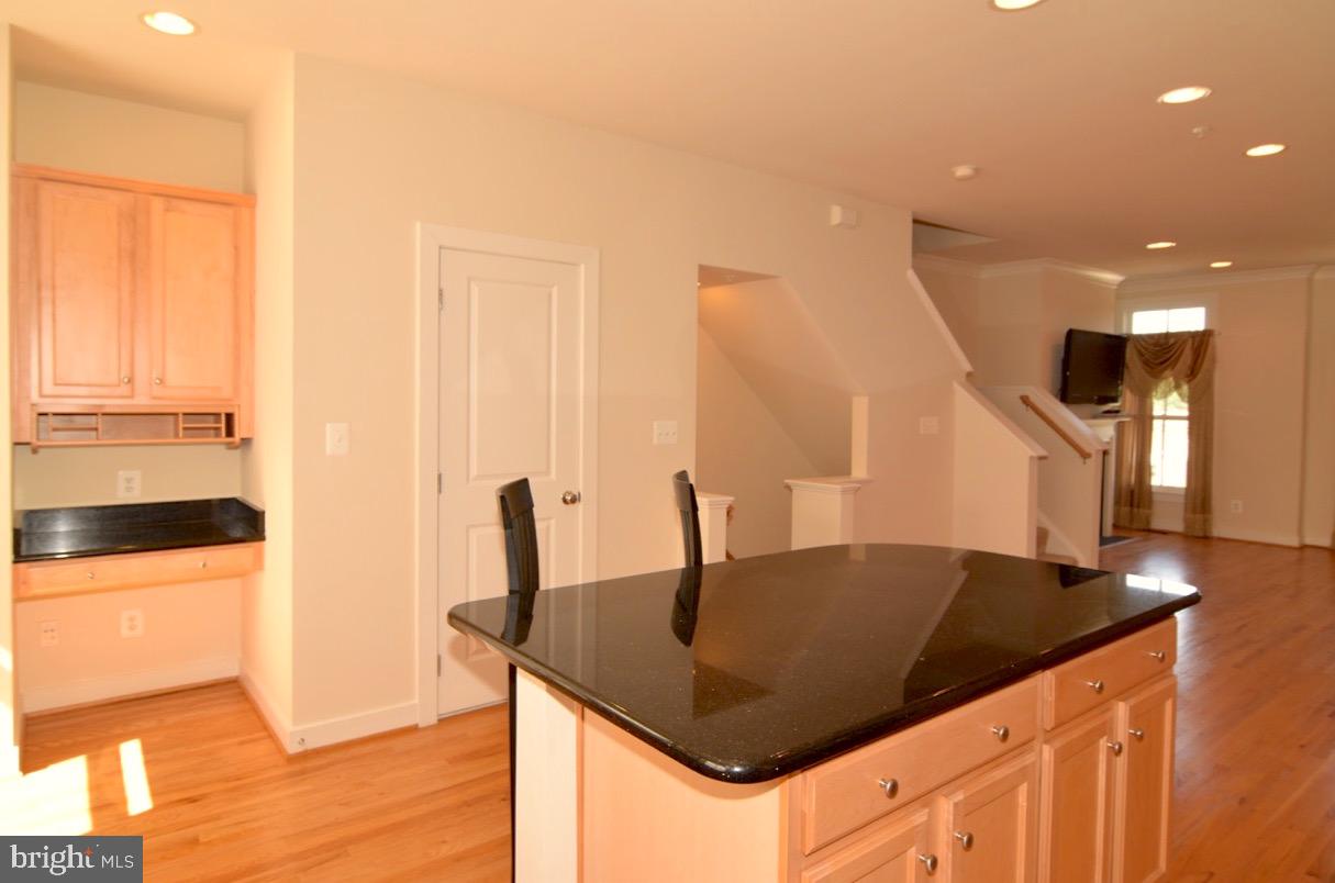 WHEATON FOREST - Residential Lease