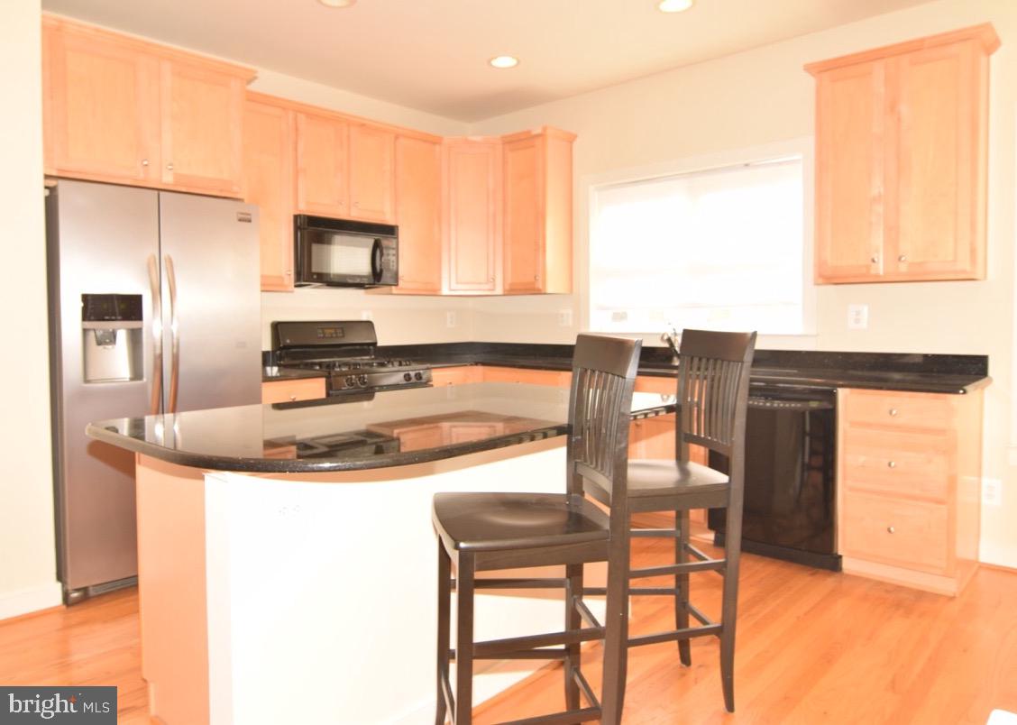 WHEATON FOREST - Residential Lease