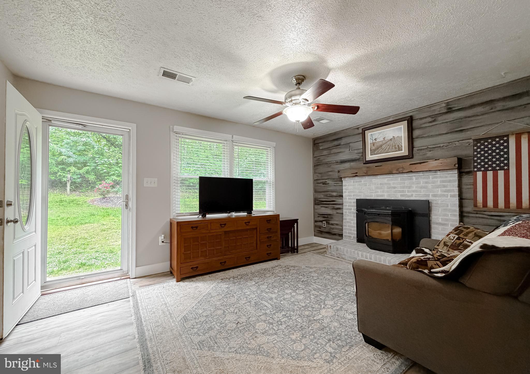COONEY NECK - Residential