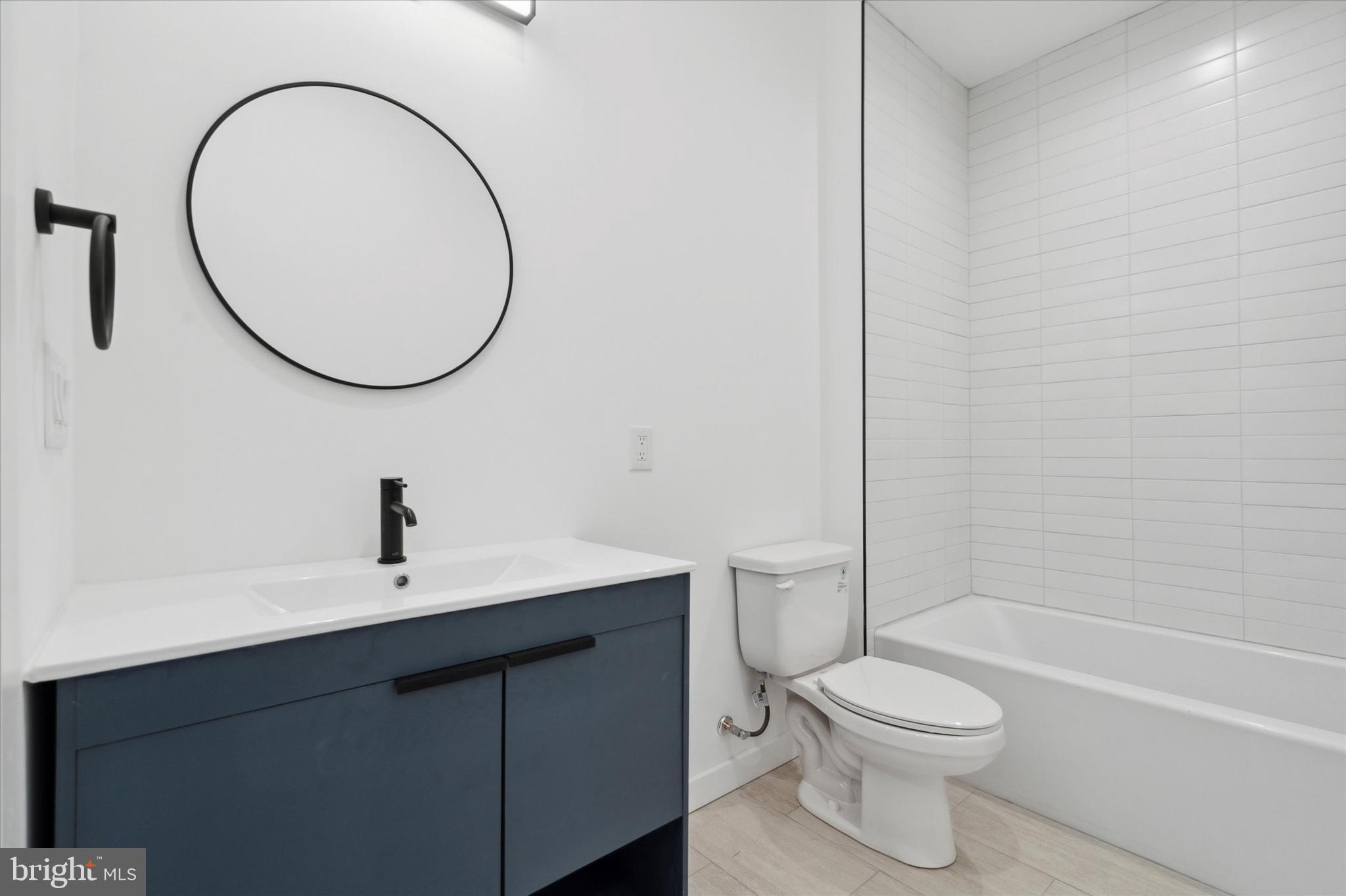 QUEEN VILLAGE - Residential Lease