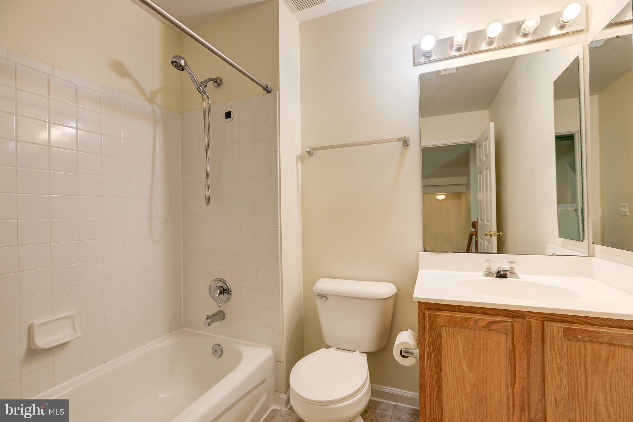 CEDAR LAKES - Residential Lease