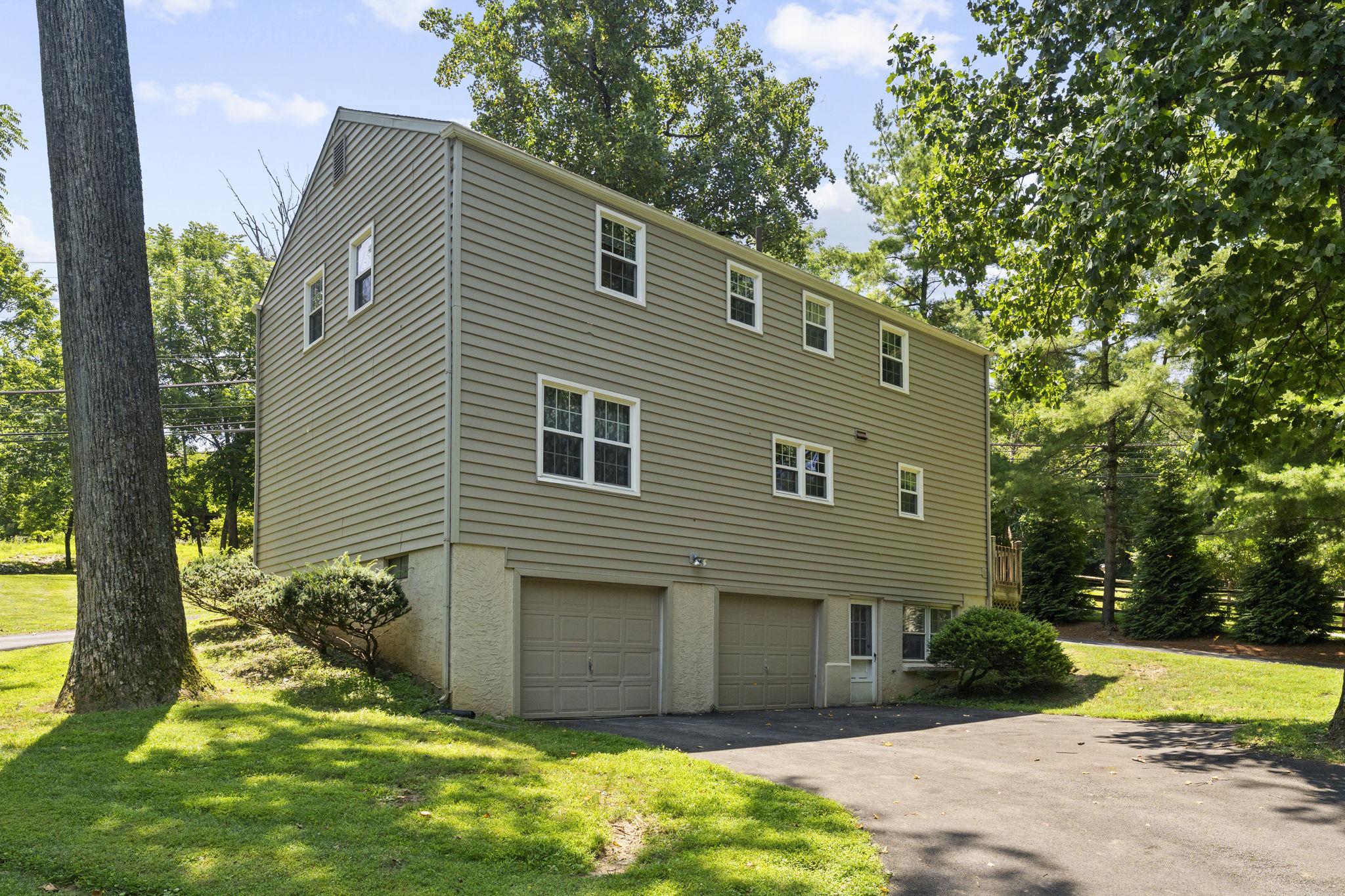 1615 RUSSELL ROAD