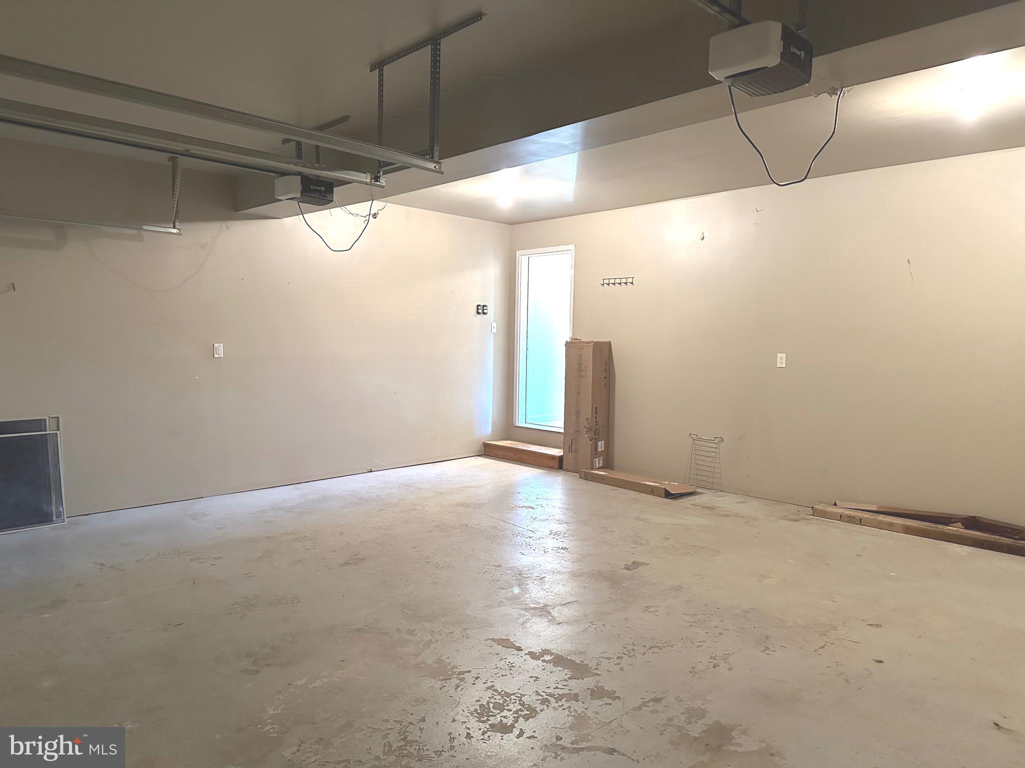 HUNTERS CHASE - Residential