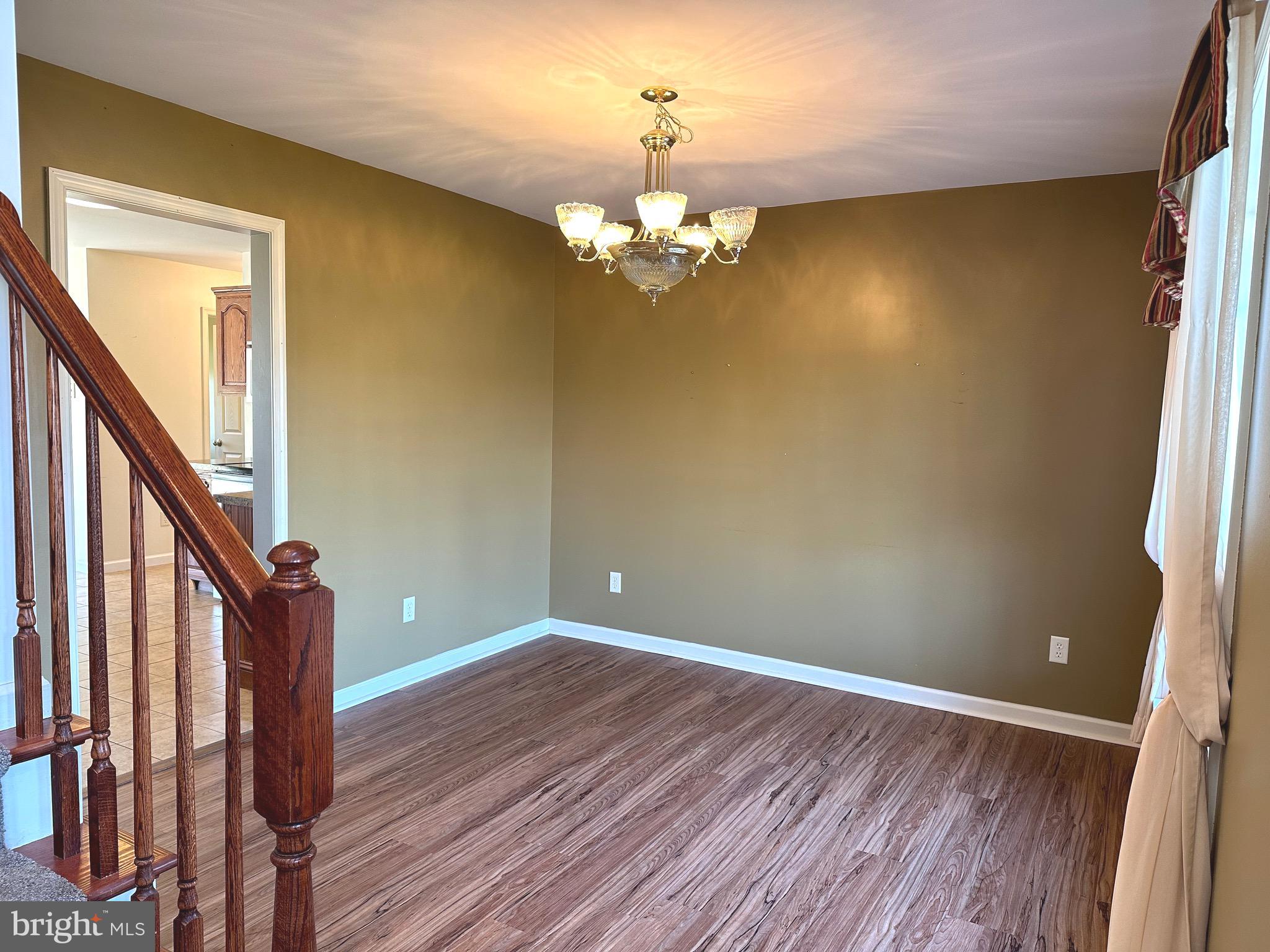 HUNTERS CHASE - Residential