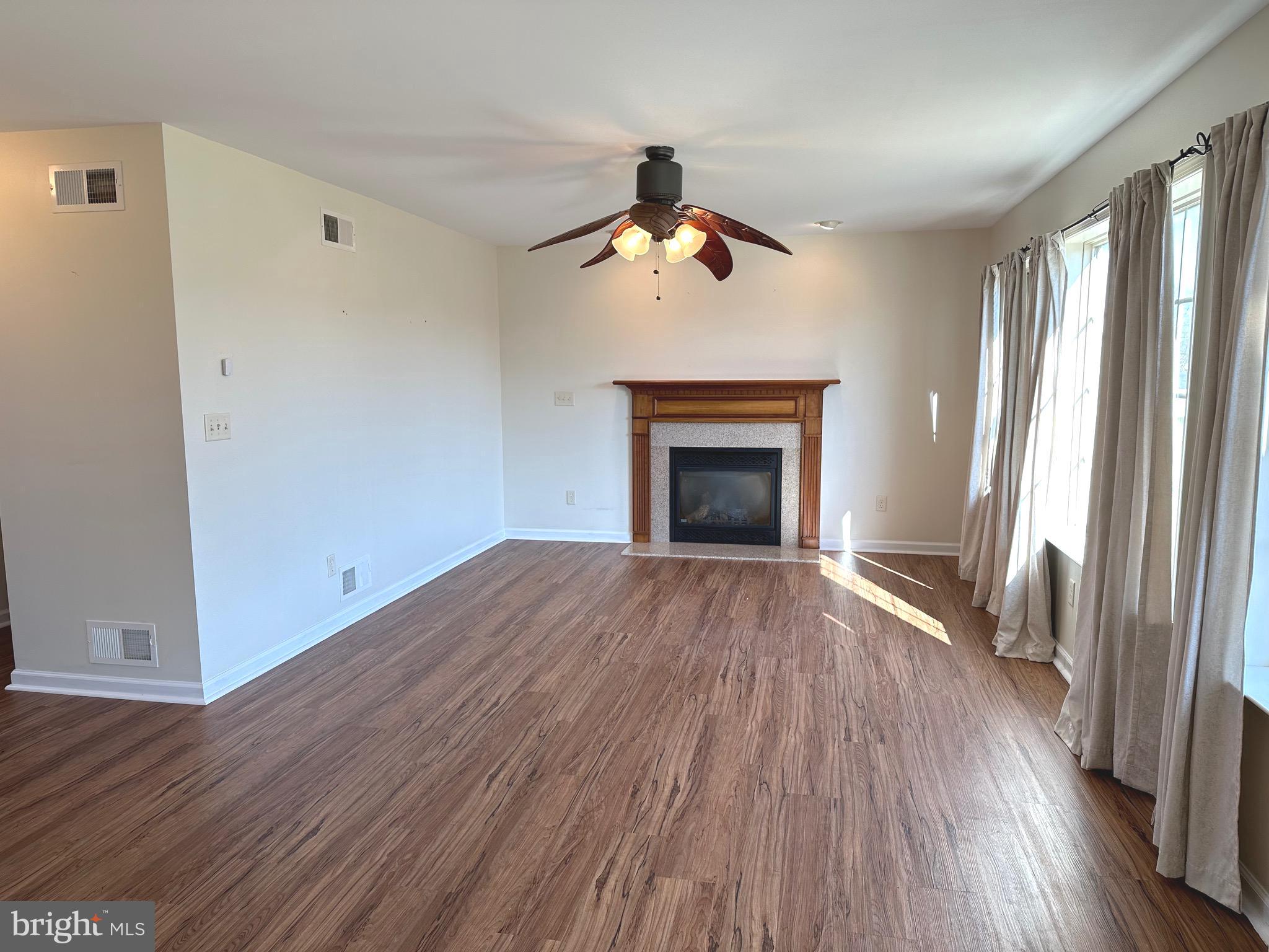 HUNTERS CHASE - Residential