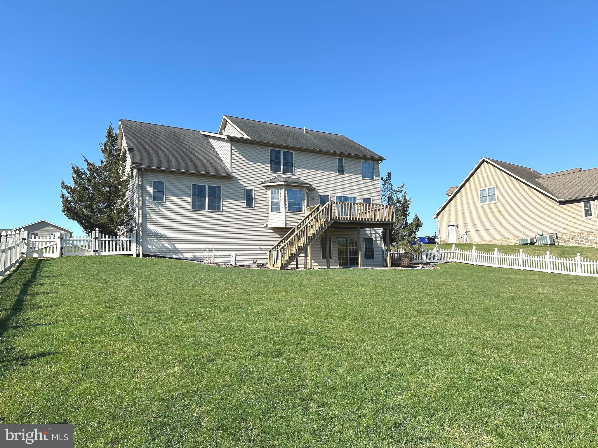 HUNTERS CHASE - Residential