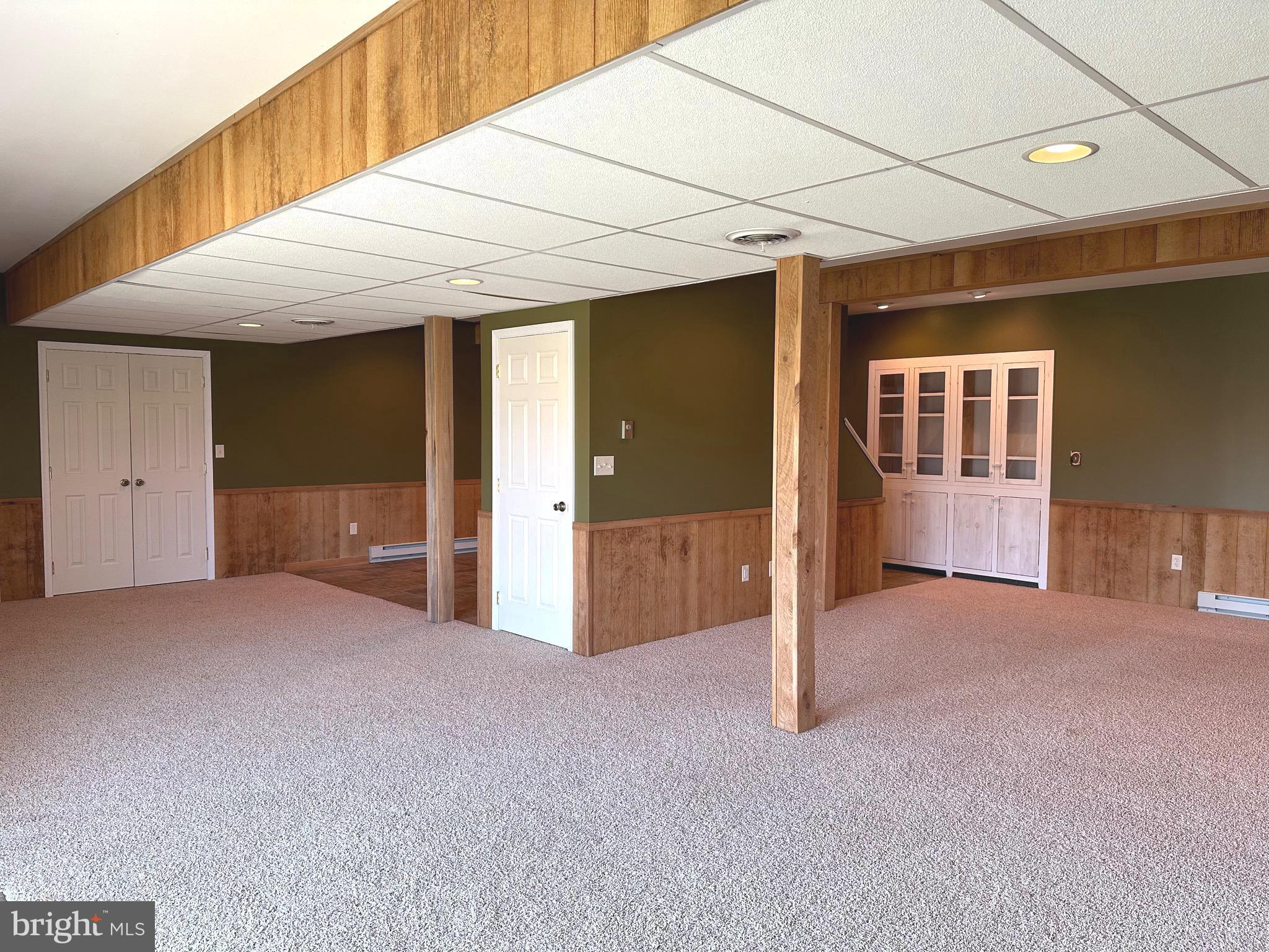 HUNTERS CHASE - Residential