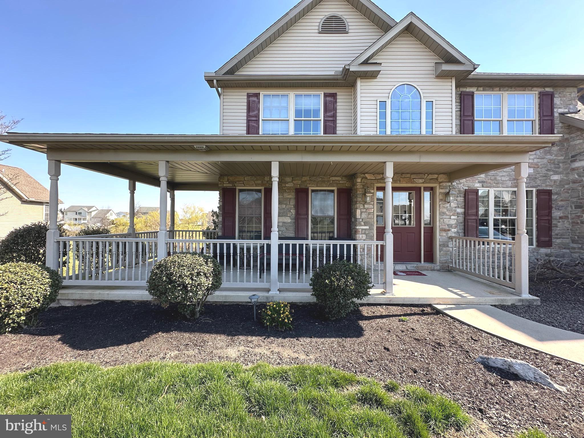 HUNTERS CHASE - Residential