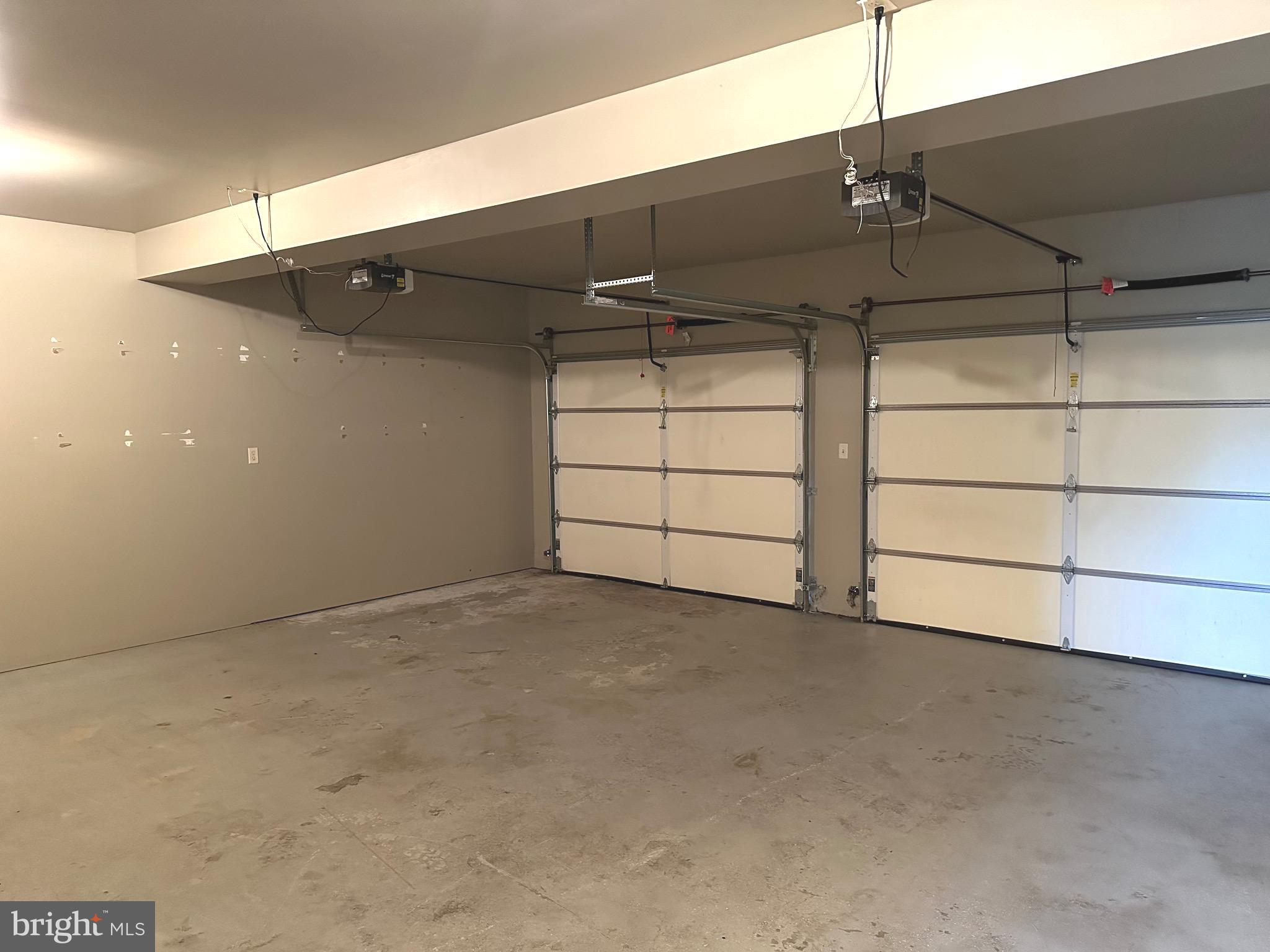 HUNTERS CHASE - Residential