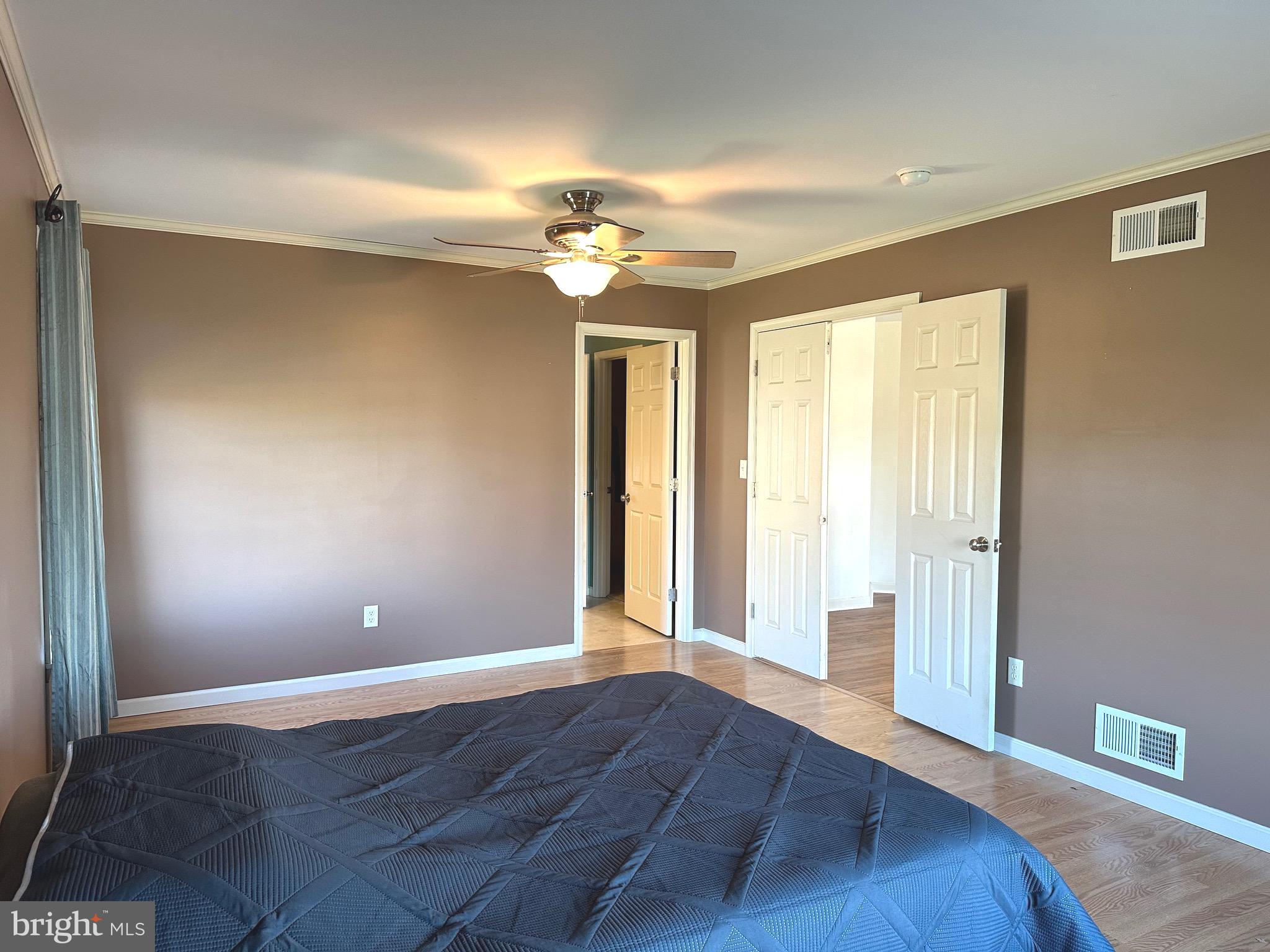 HUNTERS CHASE - Residential