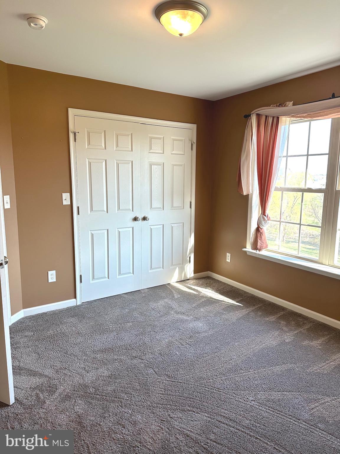 HUNTERS CHASE - Residential