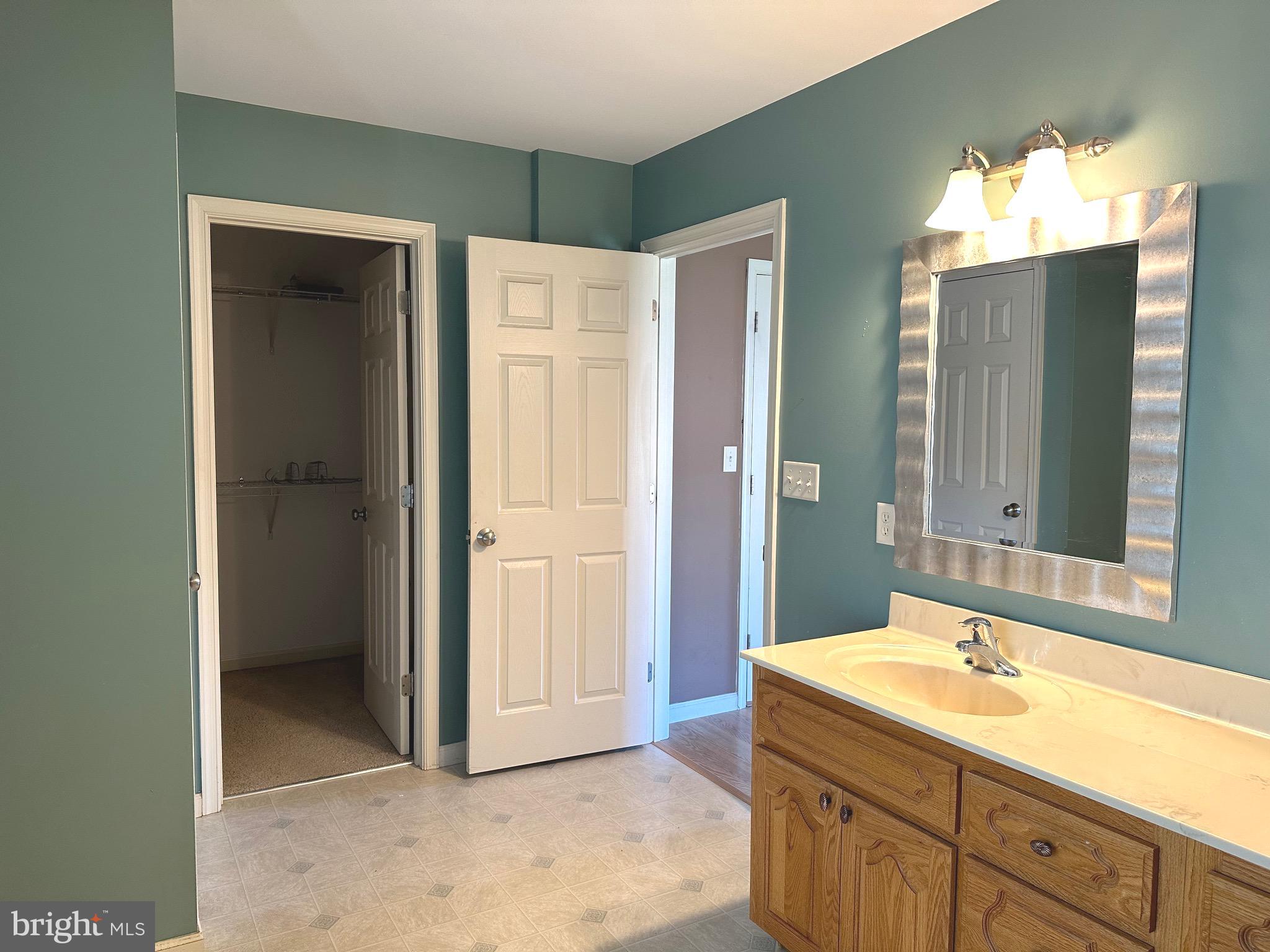 HUNTERS CHASE - Residential