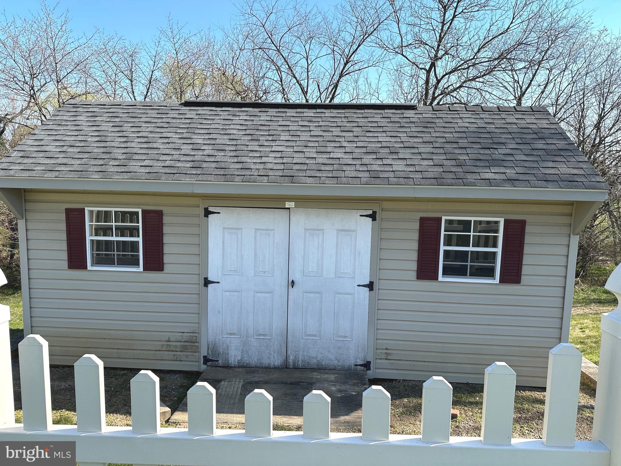 HUNTERS CHASE - Residential