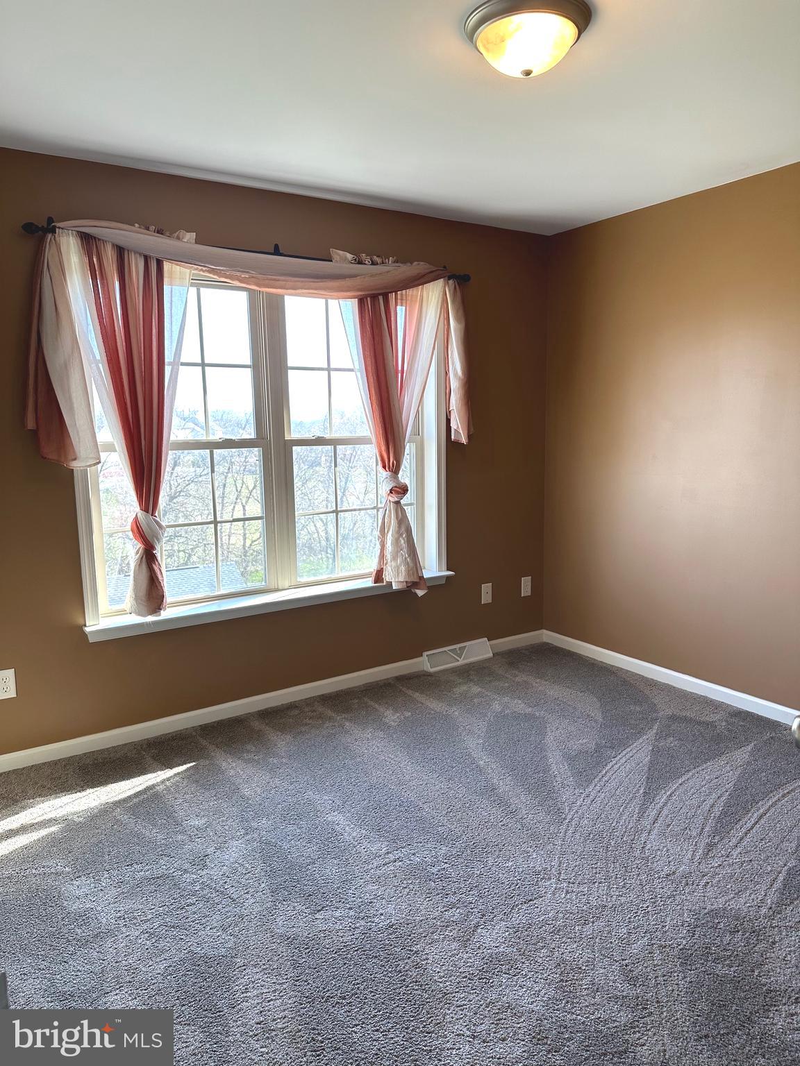 HUNTERS CHASE - Residential