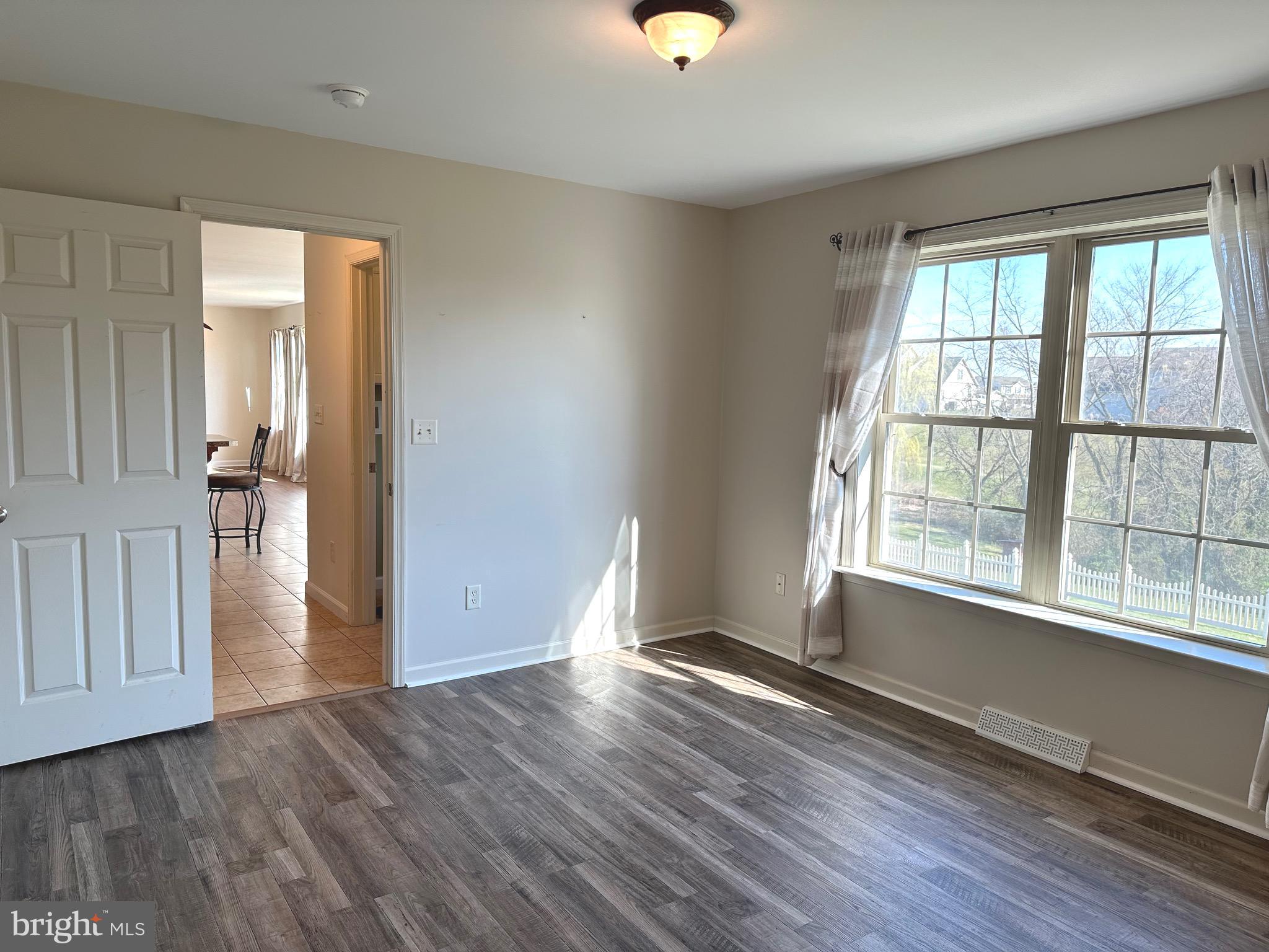 HUNTERS CHASE - Residential