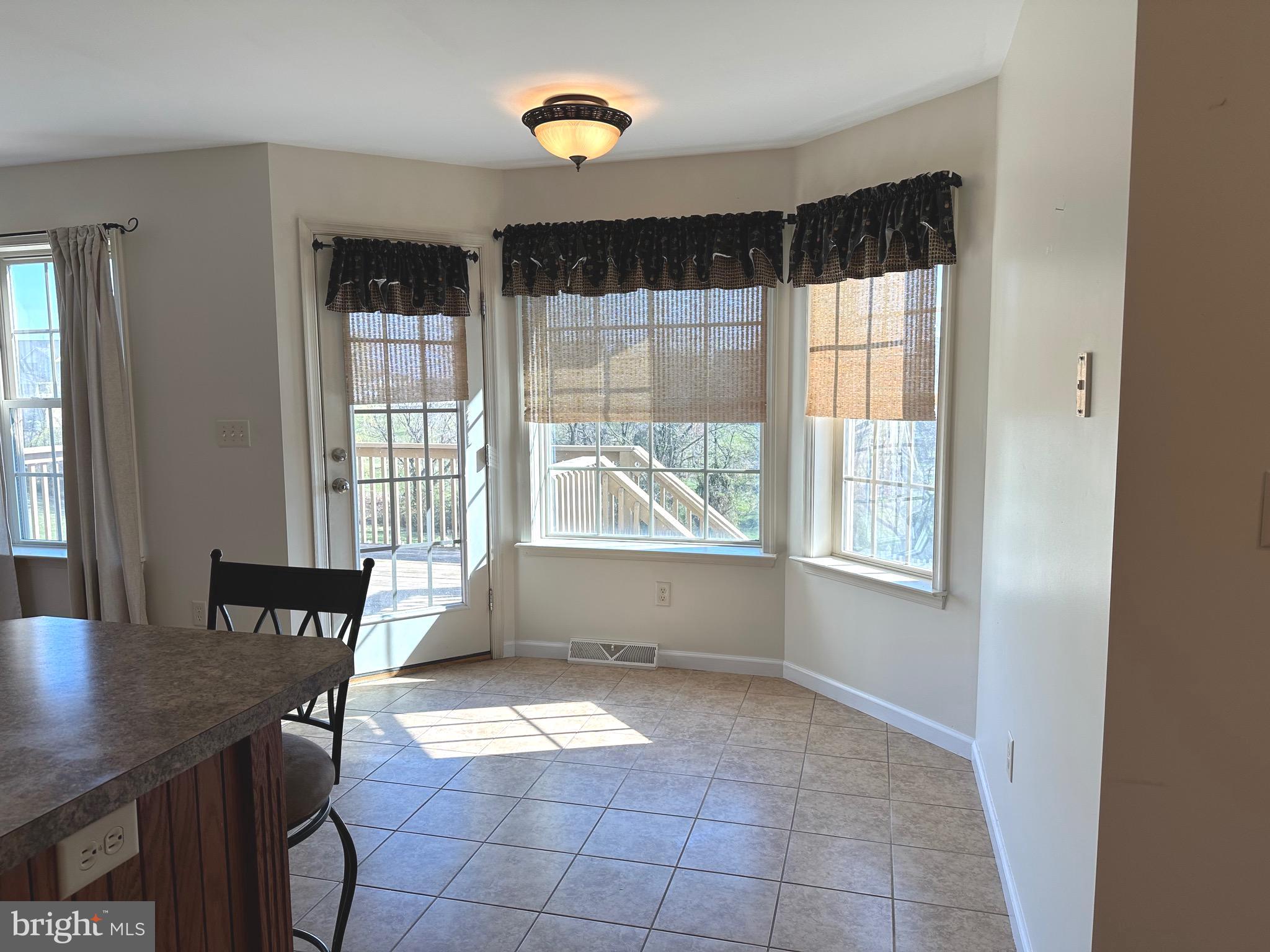 HUNTERS CHASE - Residential