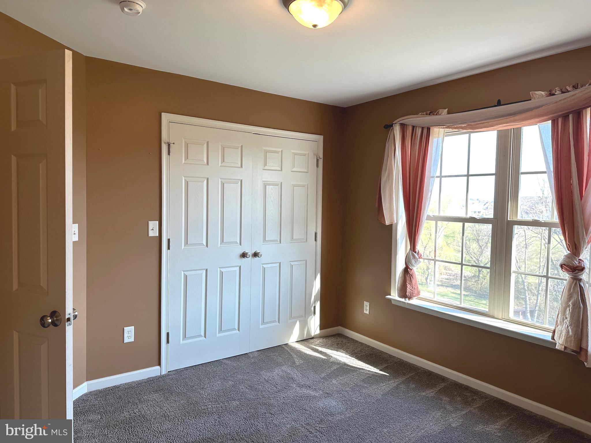 HUNTERS CHASE - Residential