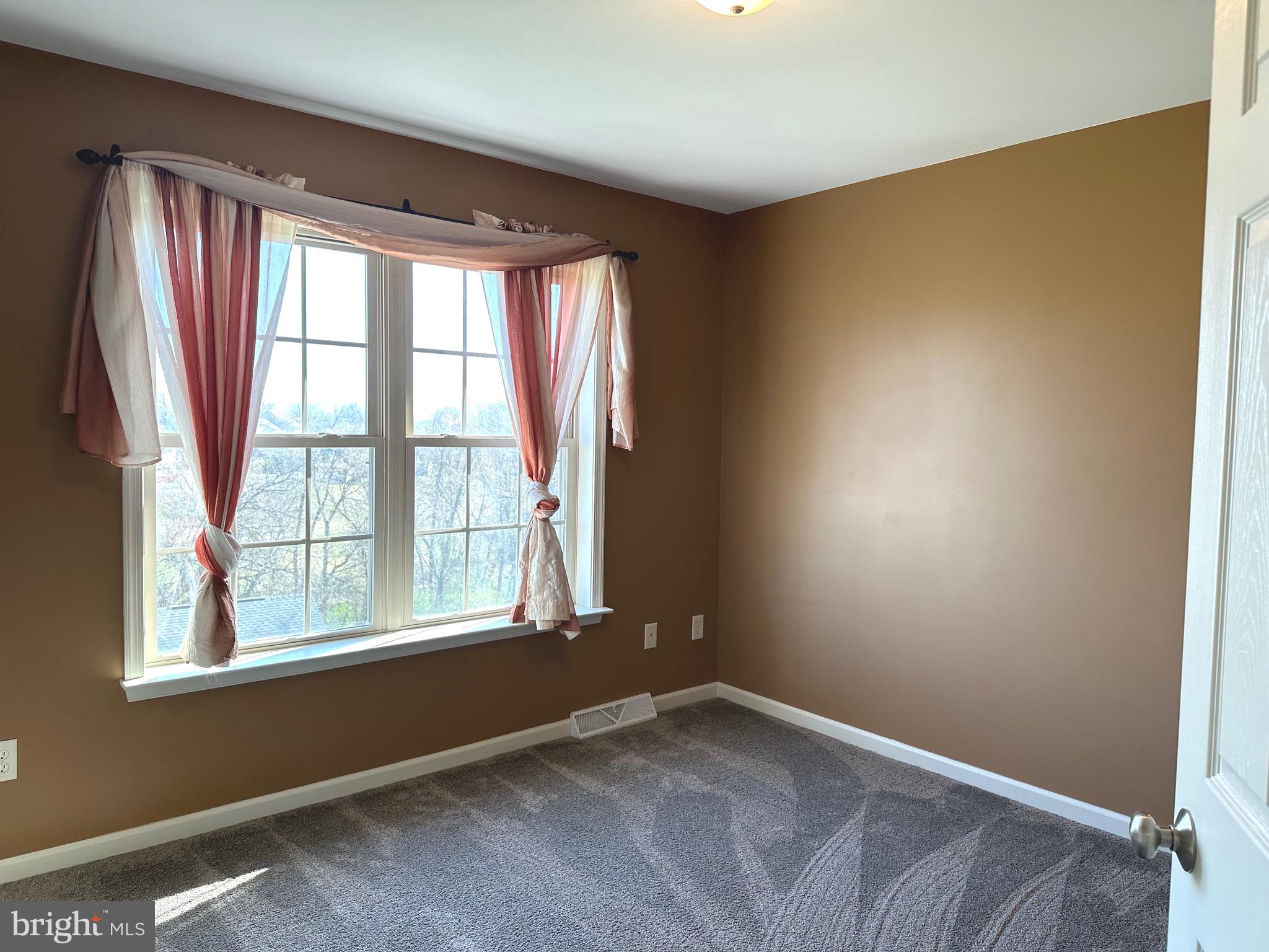 HUNTERS CHASE - Residential