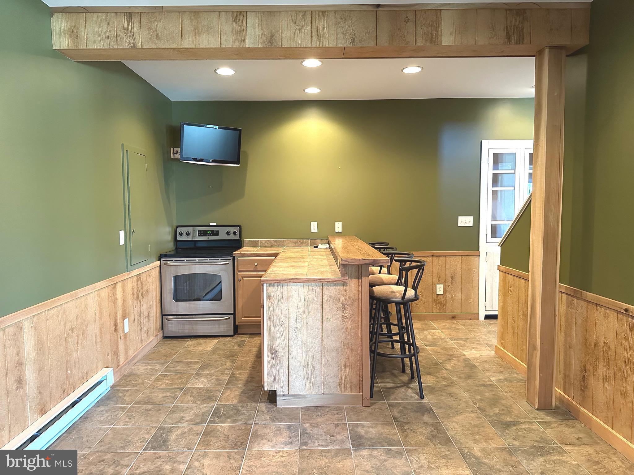 HUNTERS CHASE - Residential