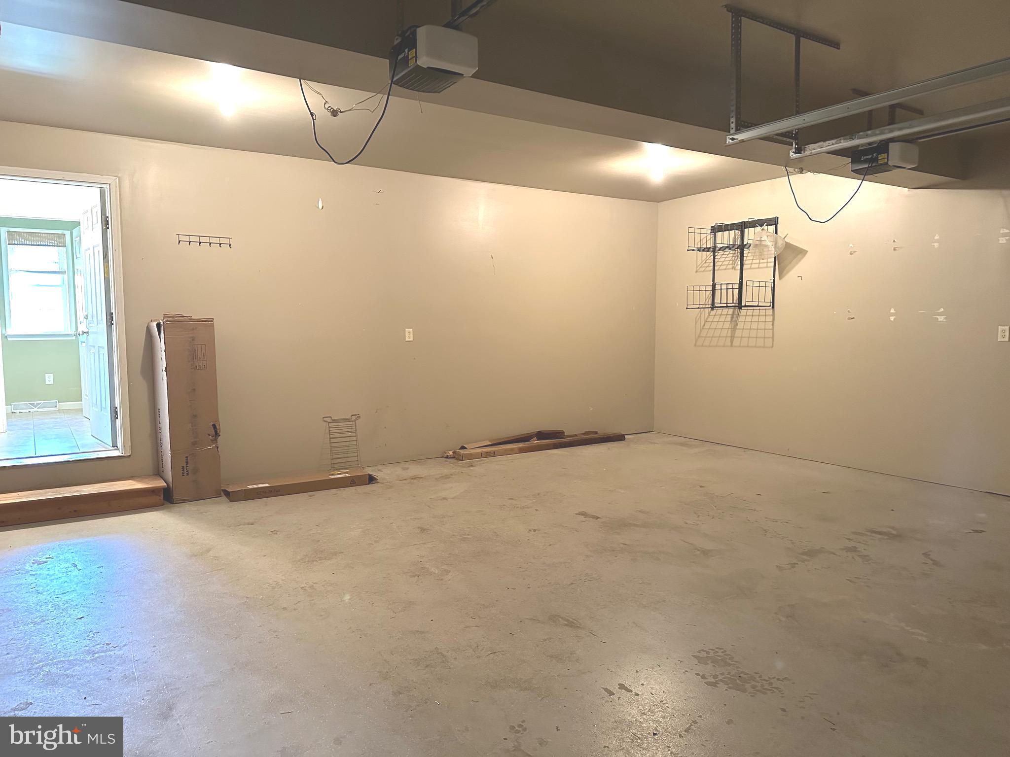 HUNTERS CHASE - Residential