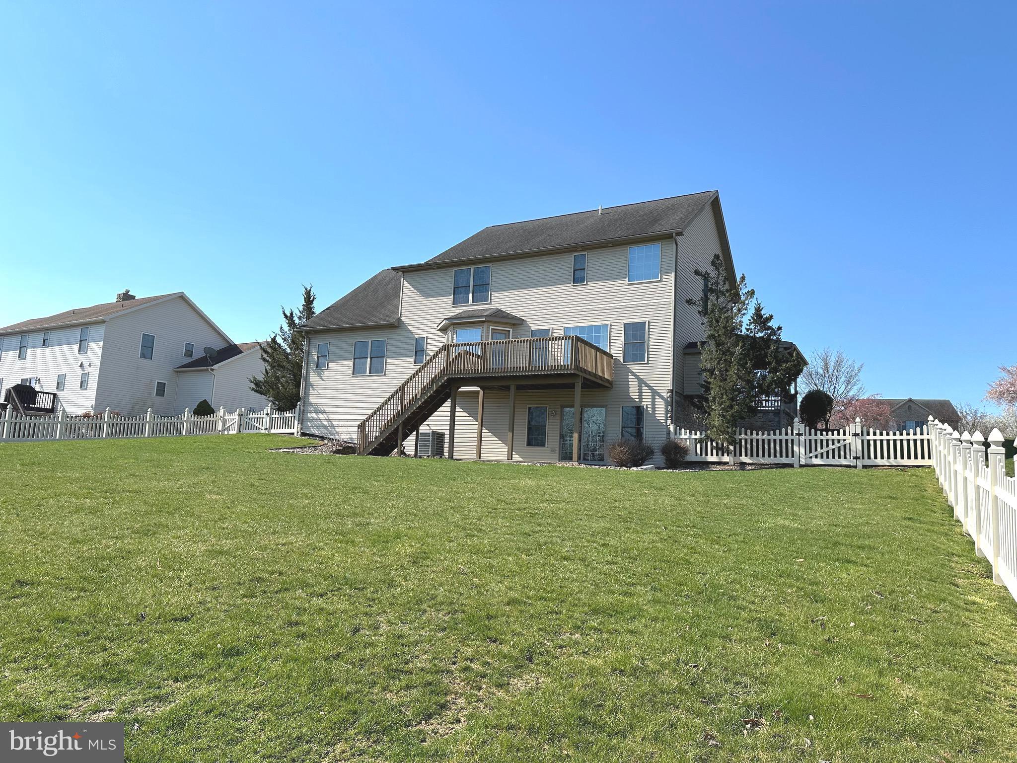 HUNTERS CHASE - Residential