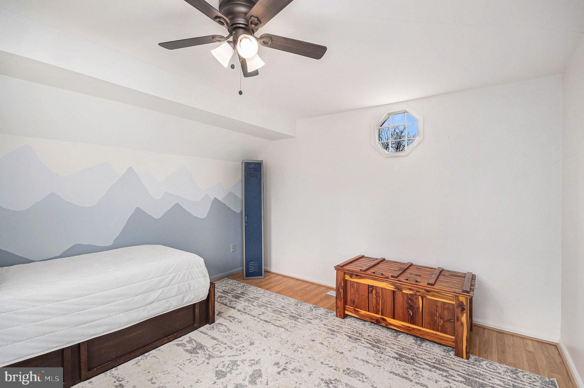 CRESTBROOK - Residential