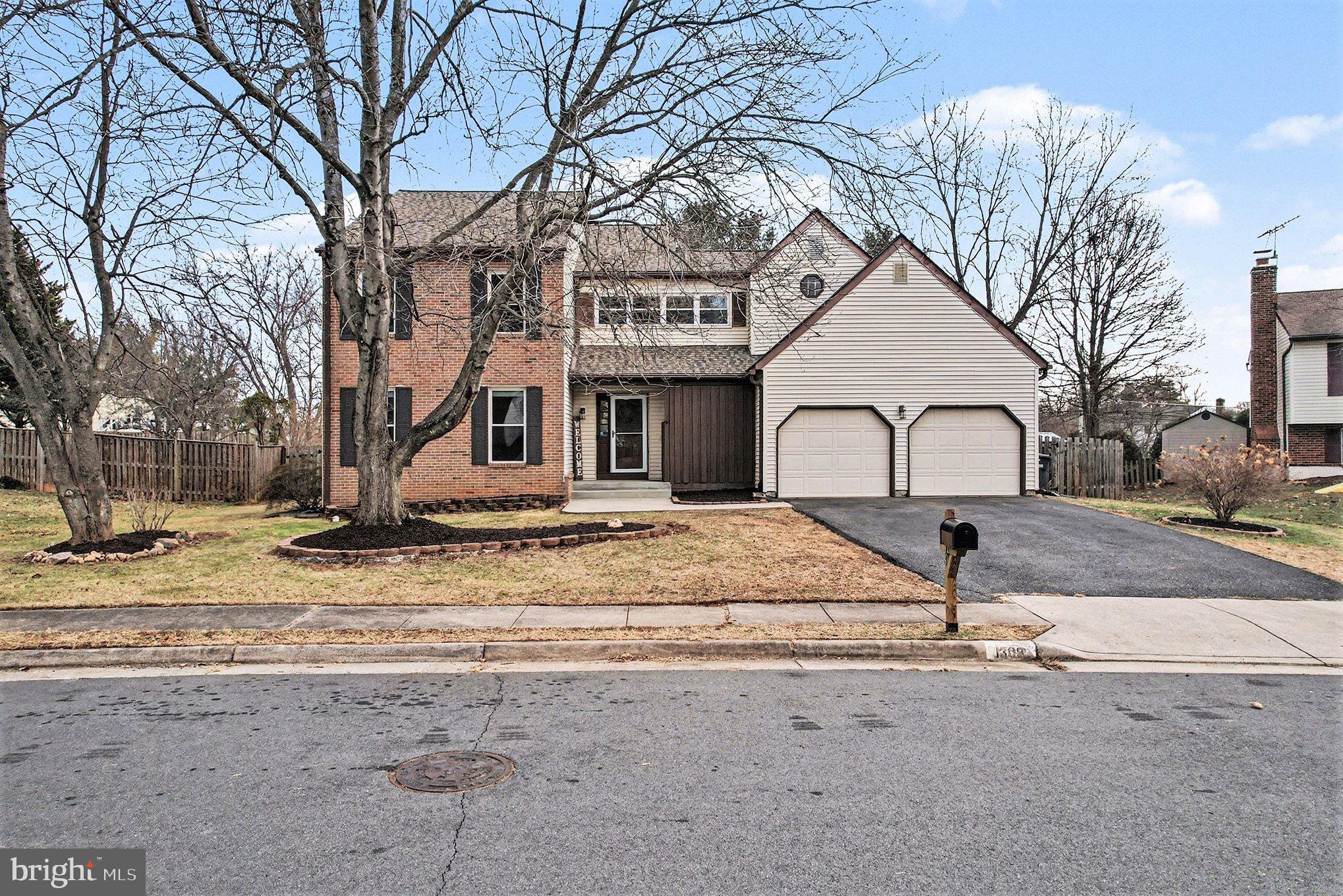 CRESTBROOK - Residential