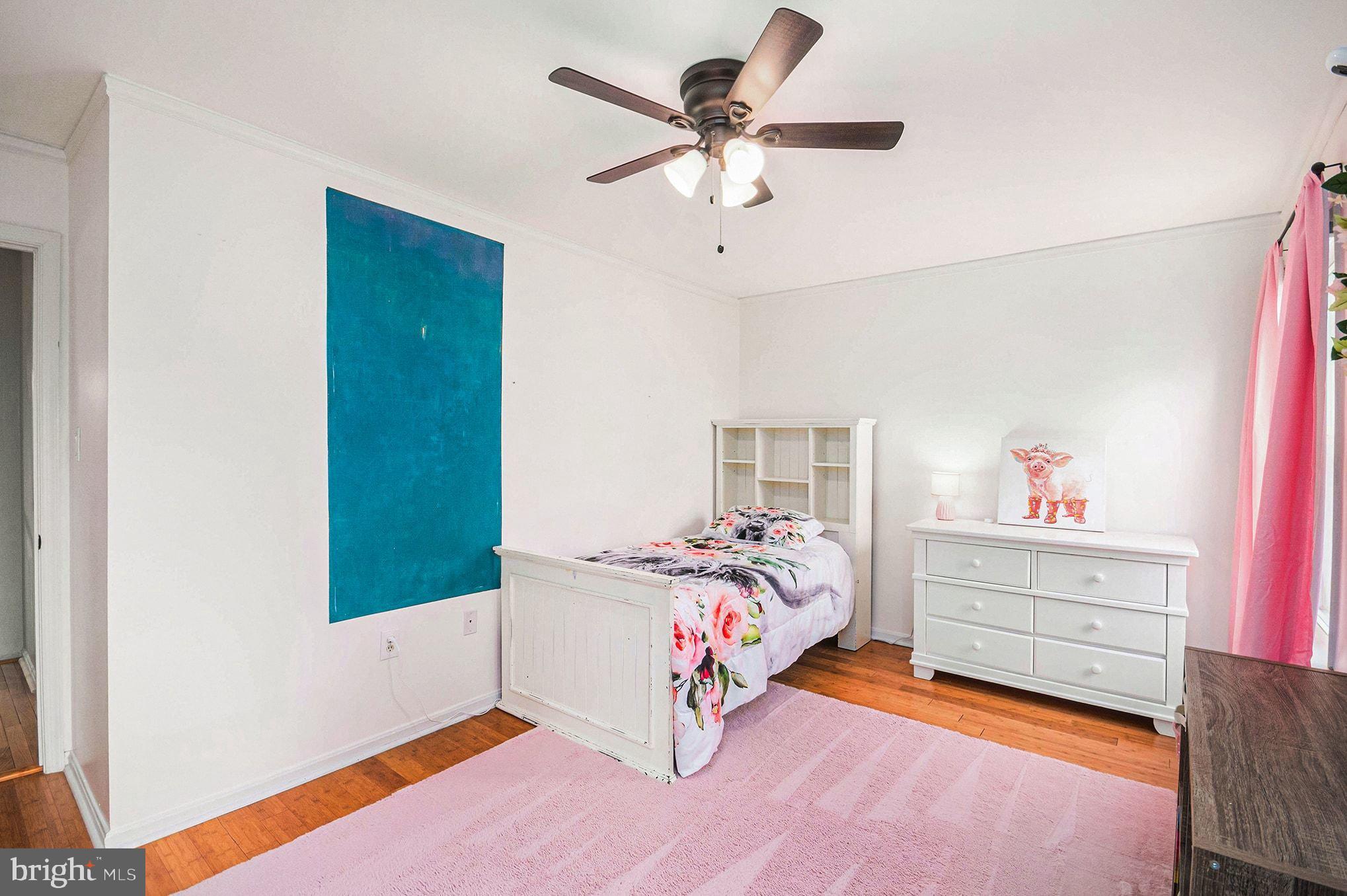 CRESTBROOK - Residential