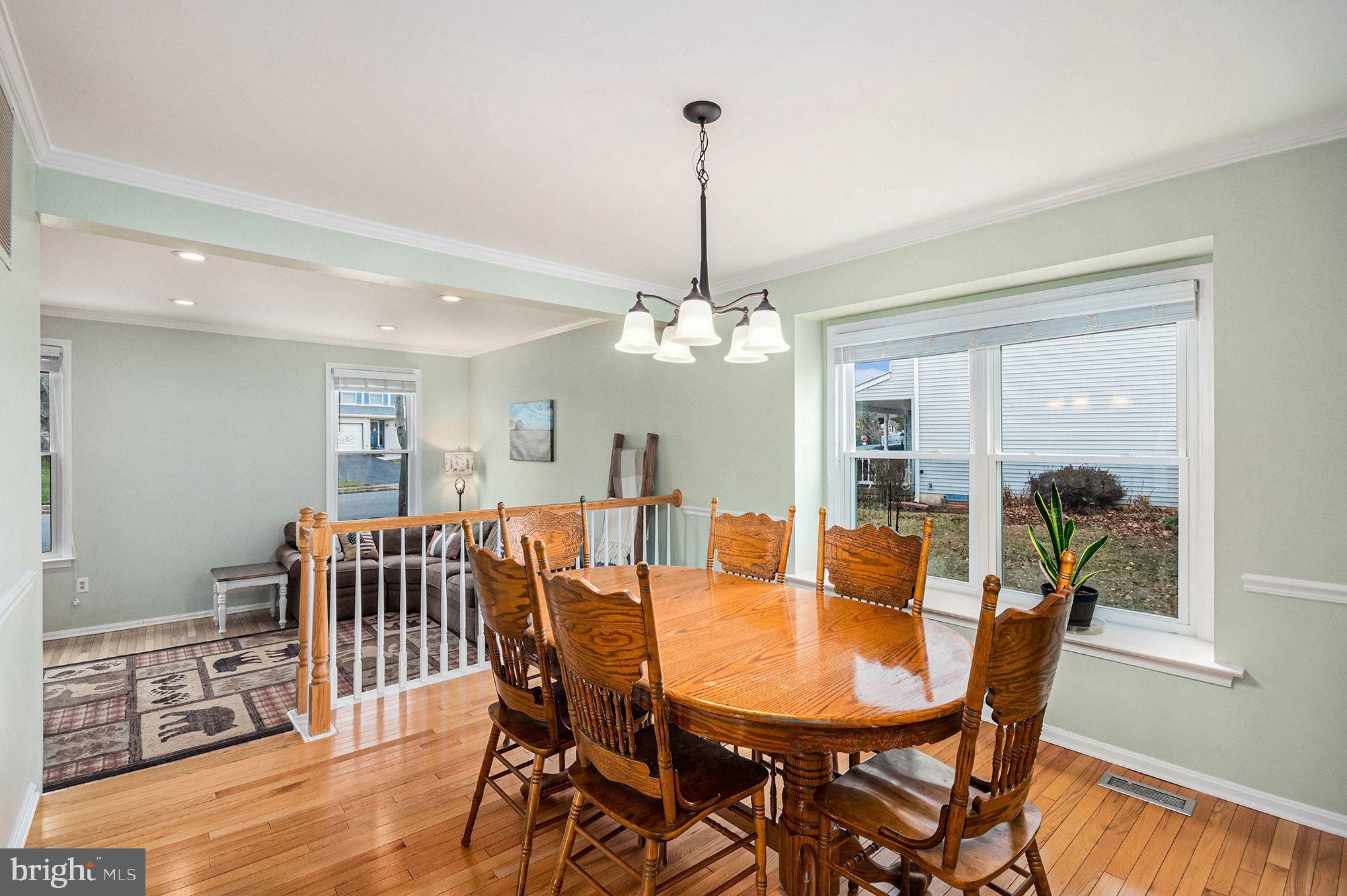 CRESTBROOK - Residential