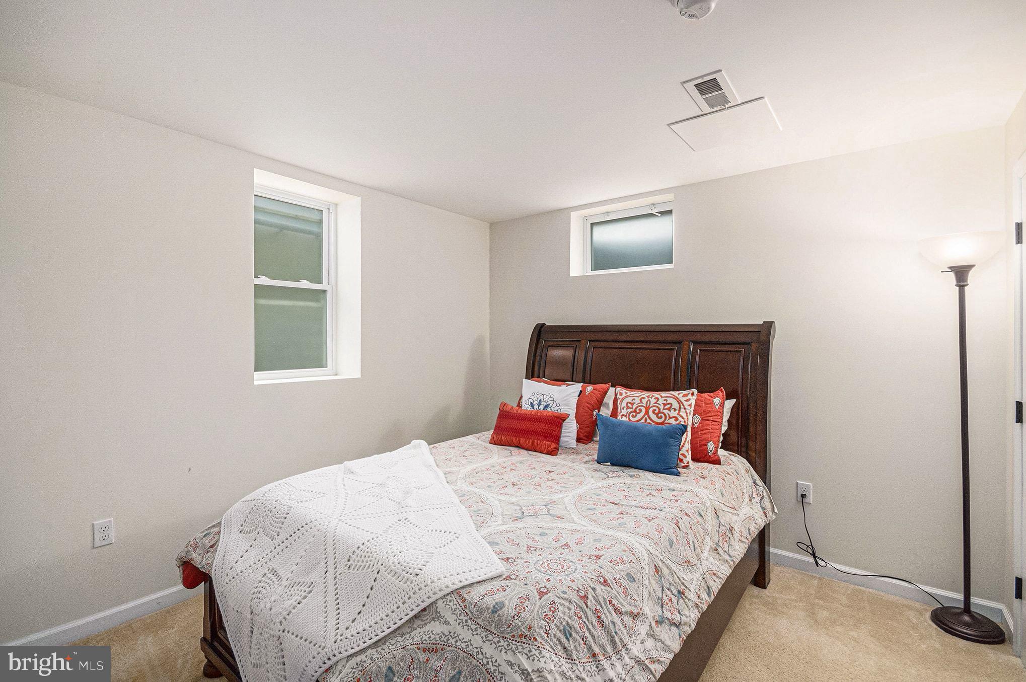 CRESTBROOK - Residential