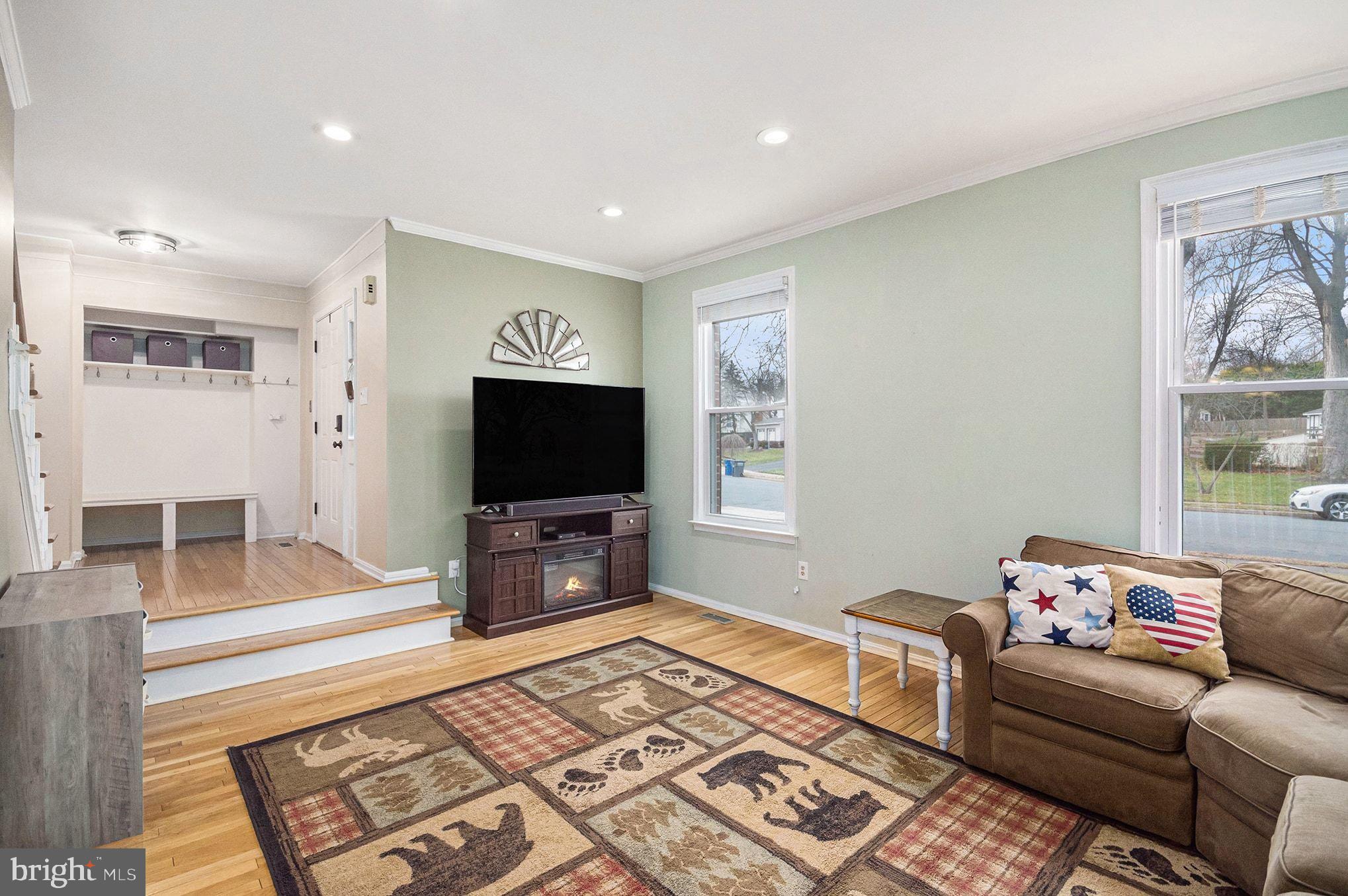 CRESTBROOK - Residential