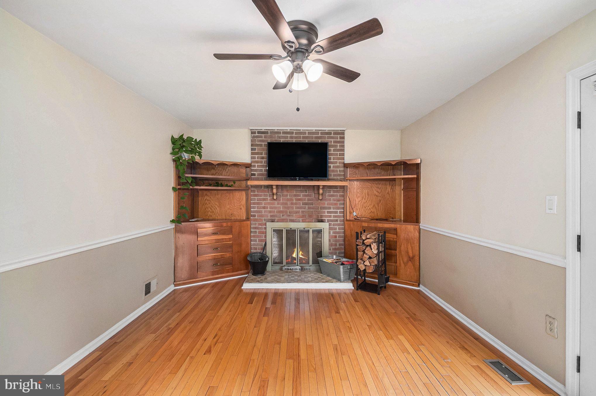 CRESTBROOK - Residential