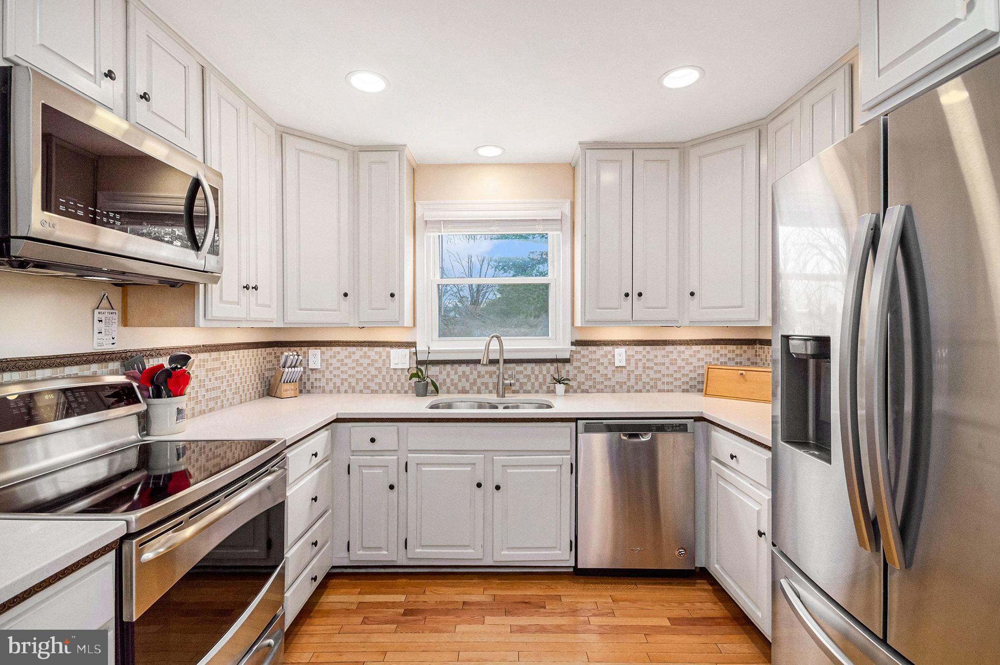 CRESTBROOK - Residential