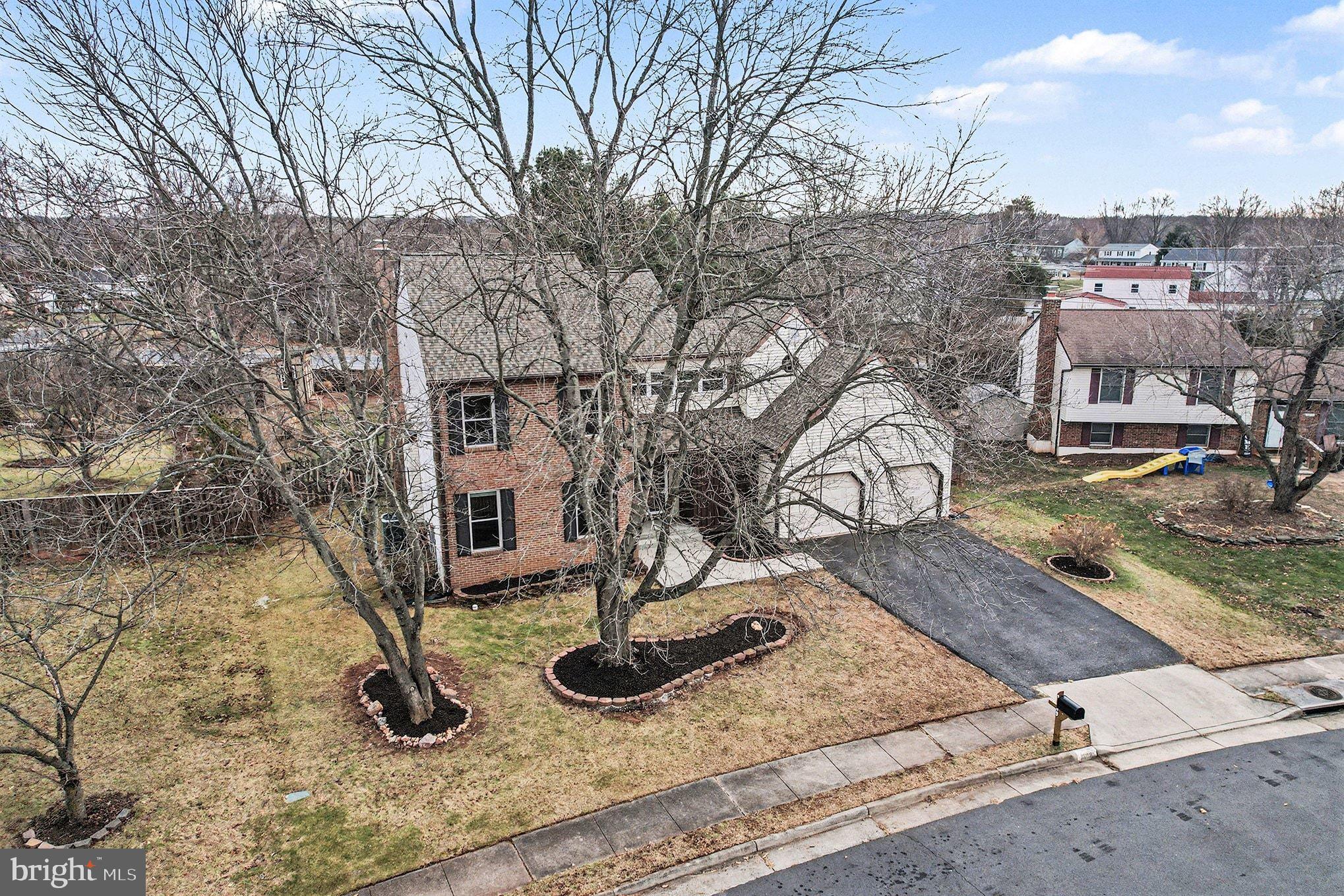 CRESTBROOK - Residential