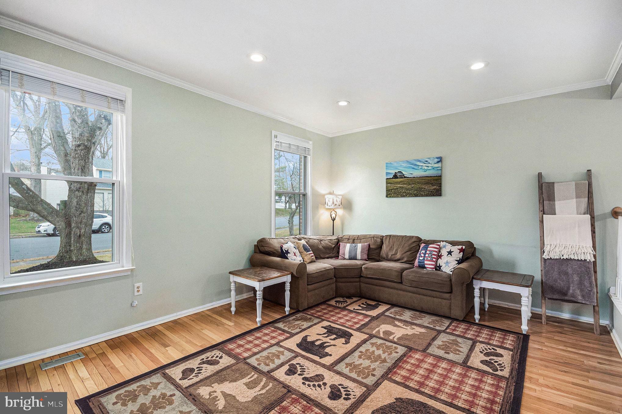 CRESTBROOK - Residential