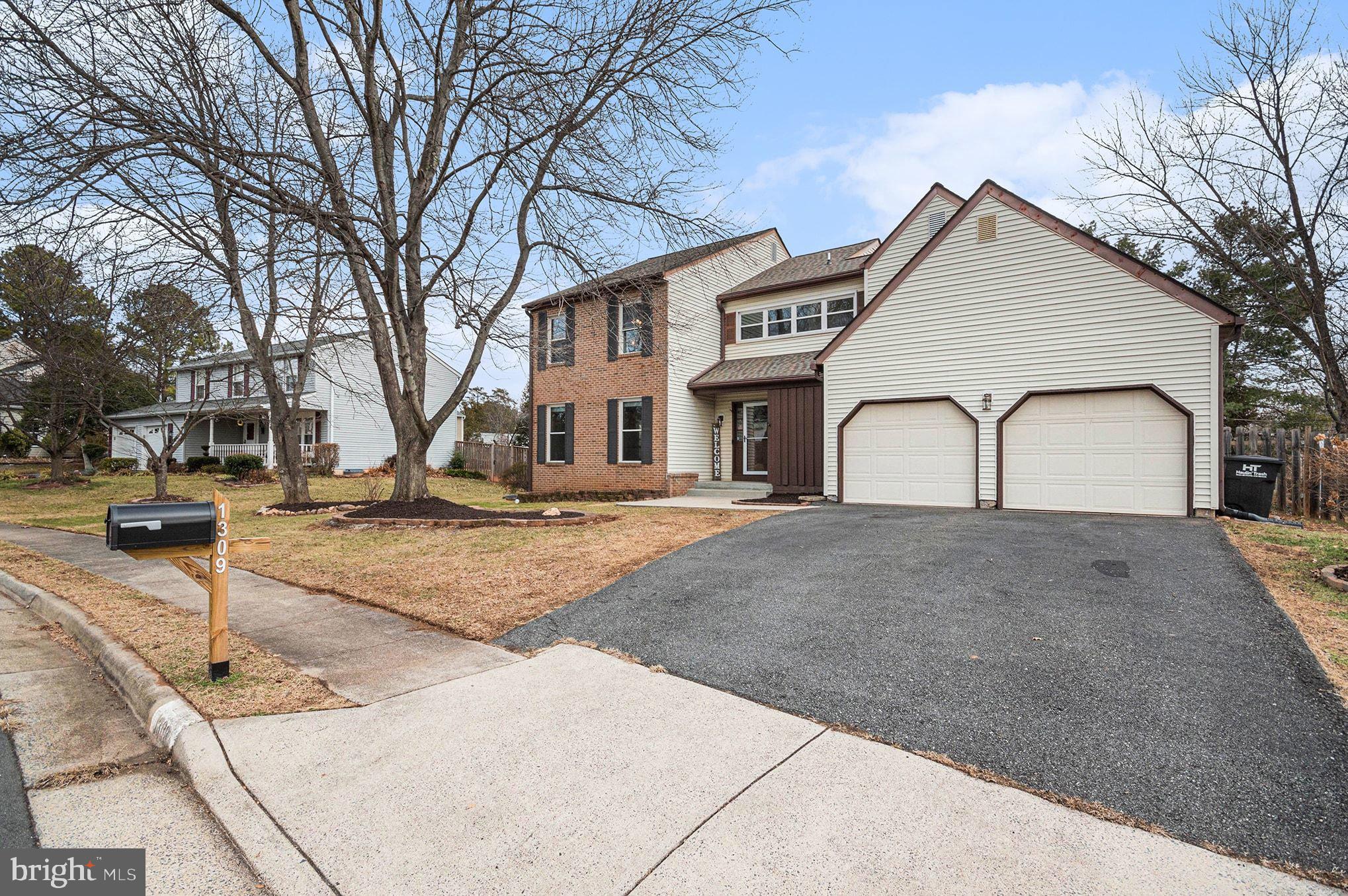 CRESTBROOK - Residential