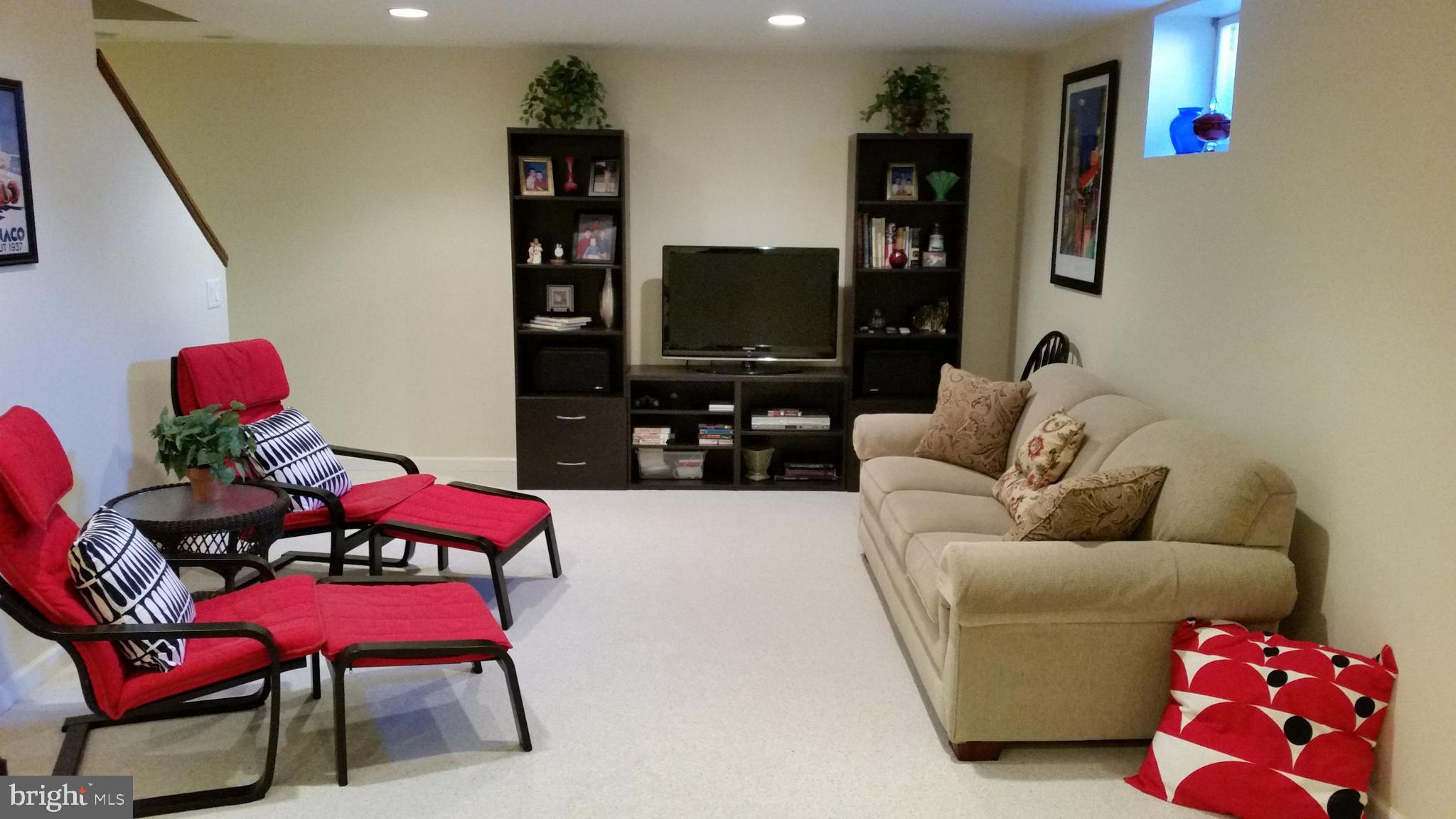 MANCHESTER MEADOWS - Residential