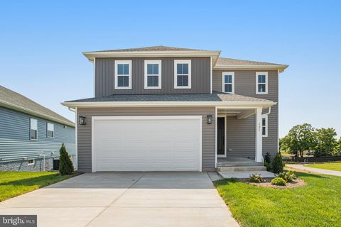 Photo of 121 Midsummer Lane, MIDDLETOWN, VA 22645 (MLS # VAFV2034738)