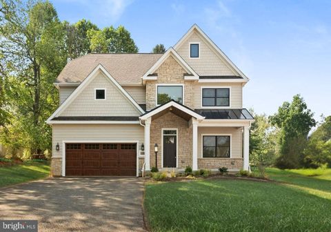 102 HARVEY ROAD 1B WALLINGFORD PA 19086