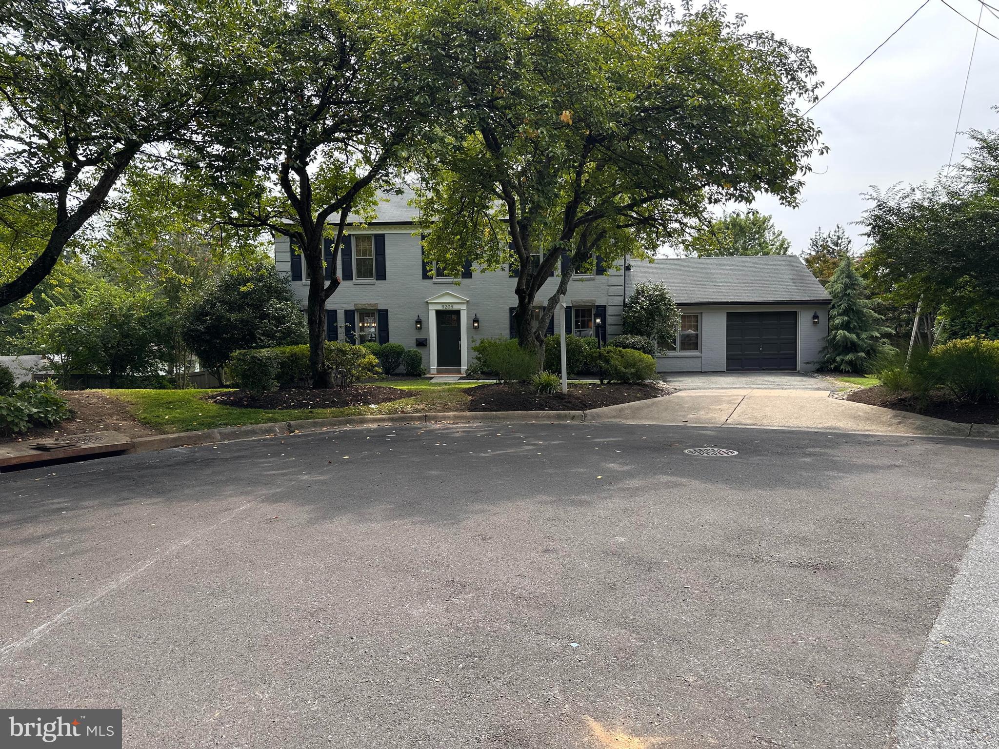9209 FERNWOOD ROAD