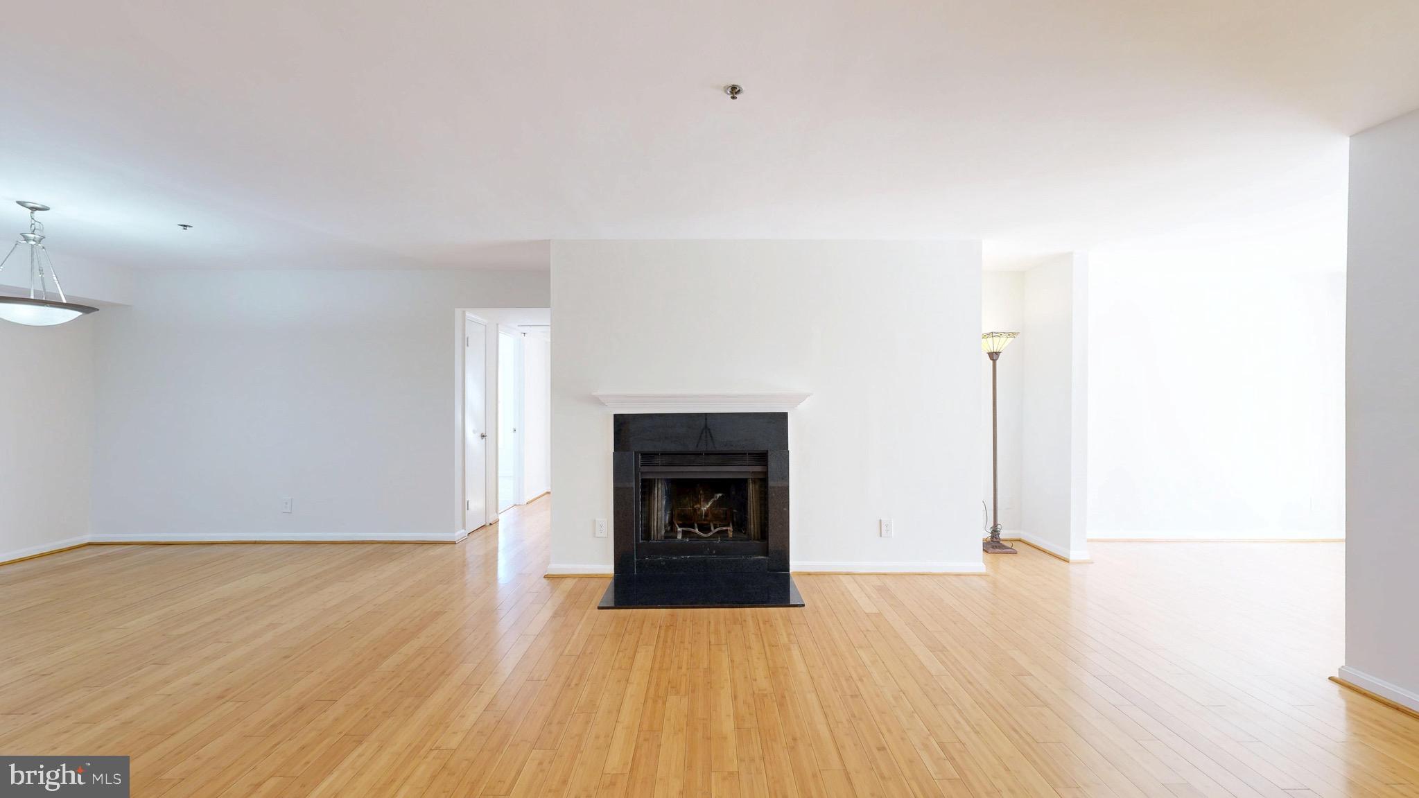 FOUR WINDS AT OAKTON - Residential