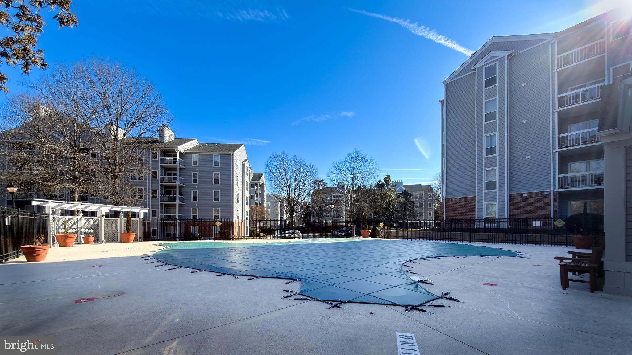 FOUR WINDS AT OAKTON - Residential