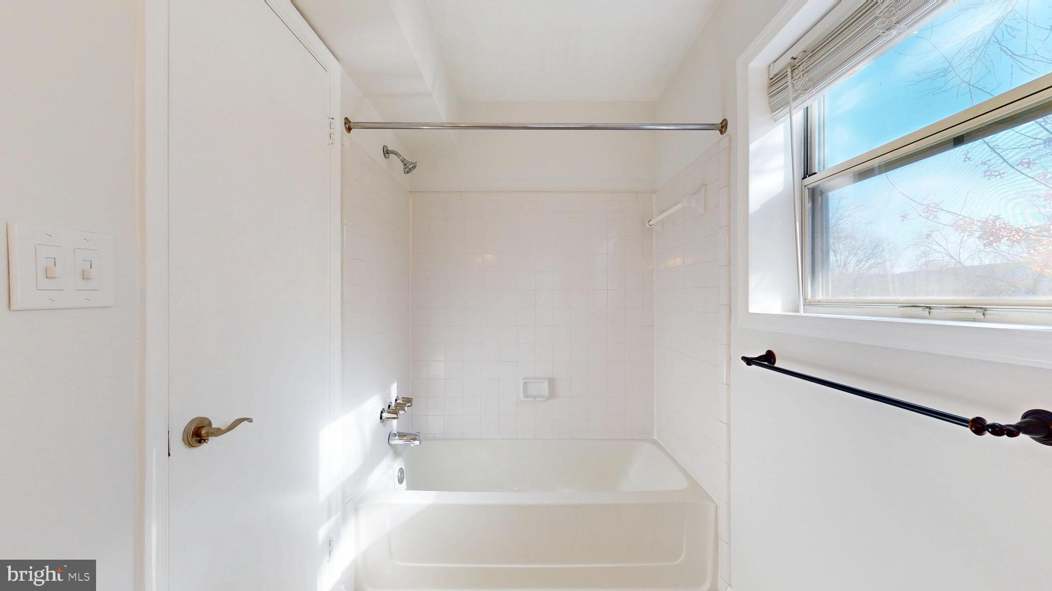 FOUR WINDS AT OAKTON - Residential