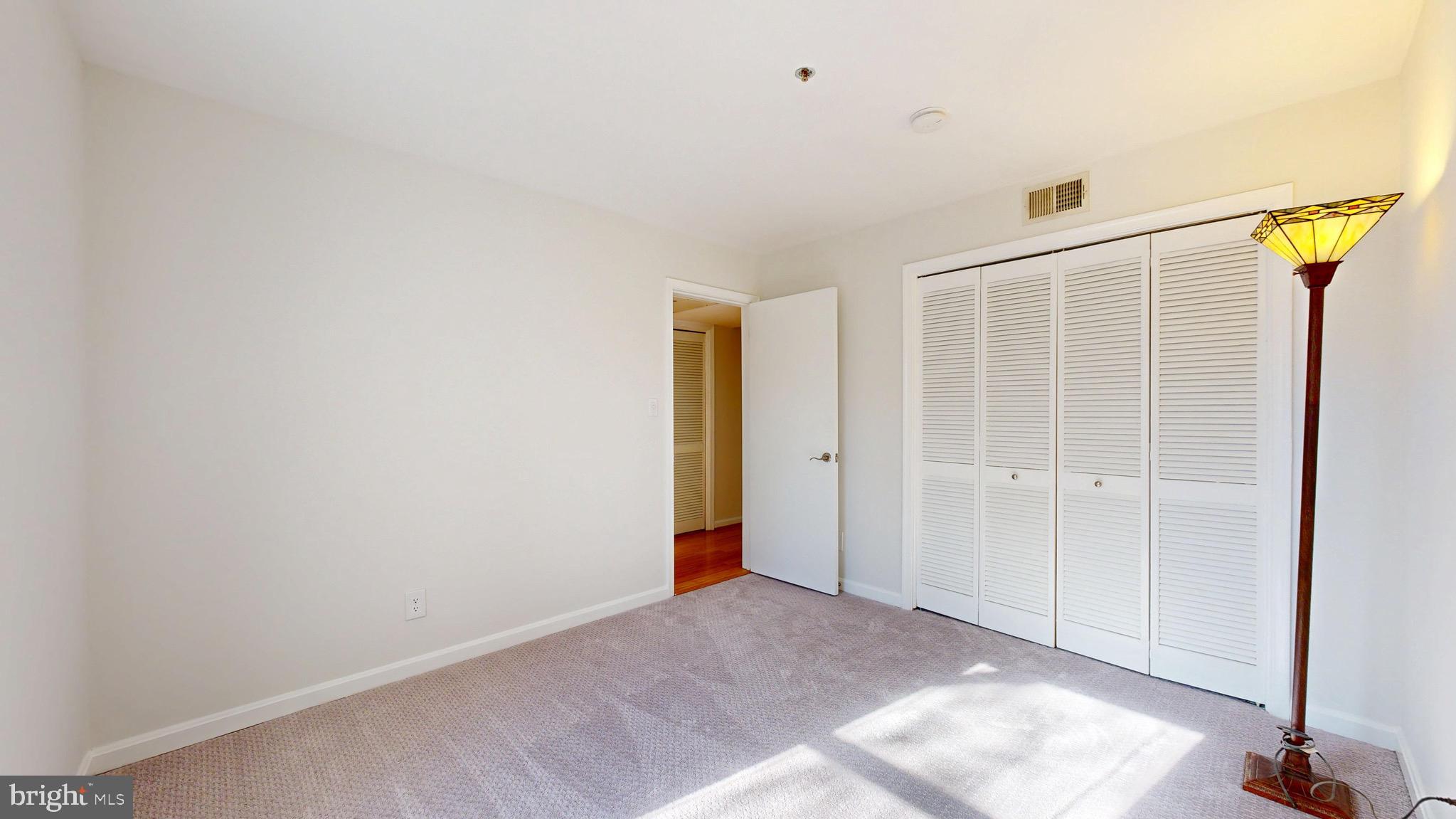 FOUR WINDS AT OAKTON - Residential