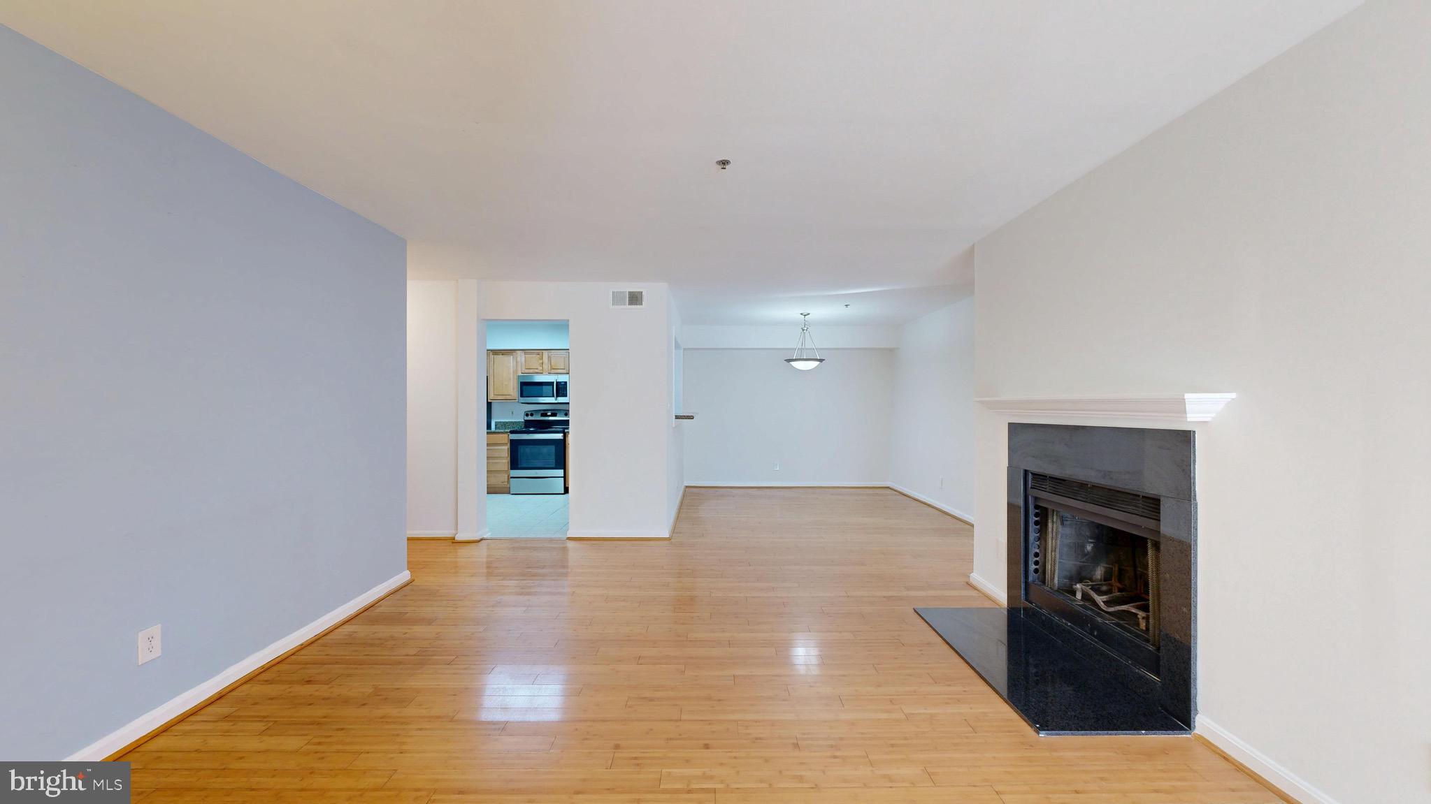 FOUR WINDS AT OAKTON - Residential