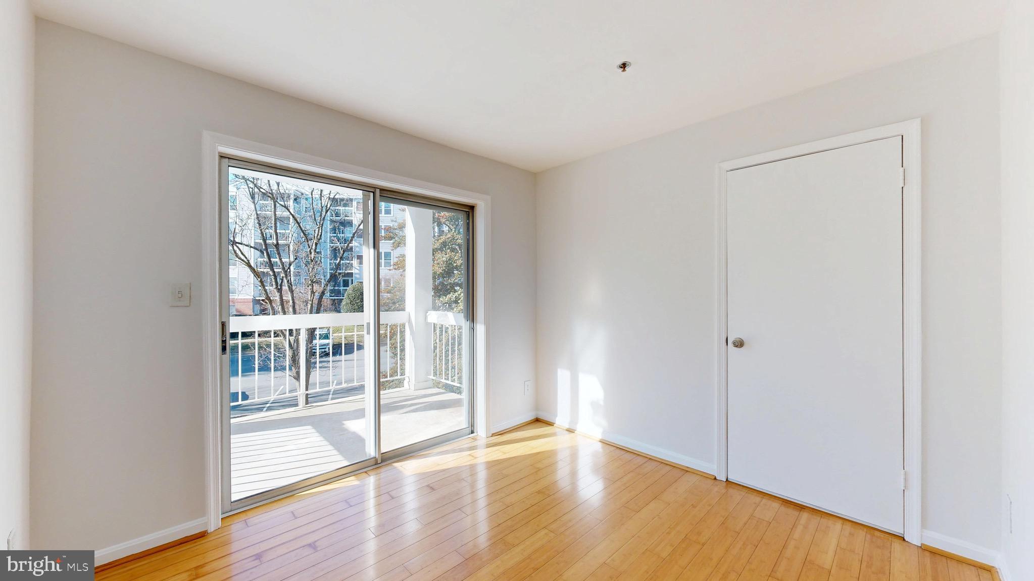 FOUR WINDS AT OAKTON - Residential