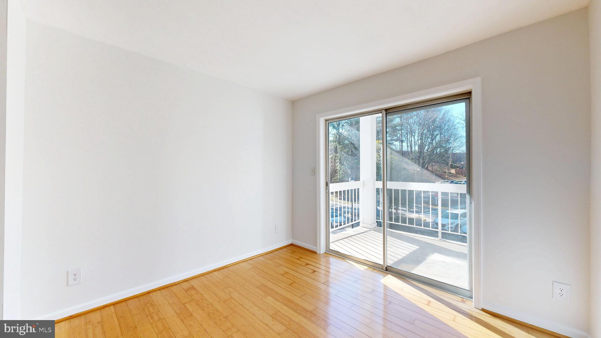 FOUR WINDS AT OAKTON - Residential